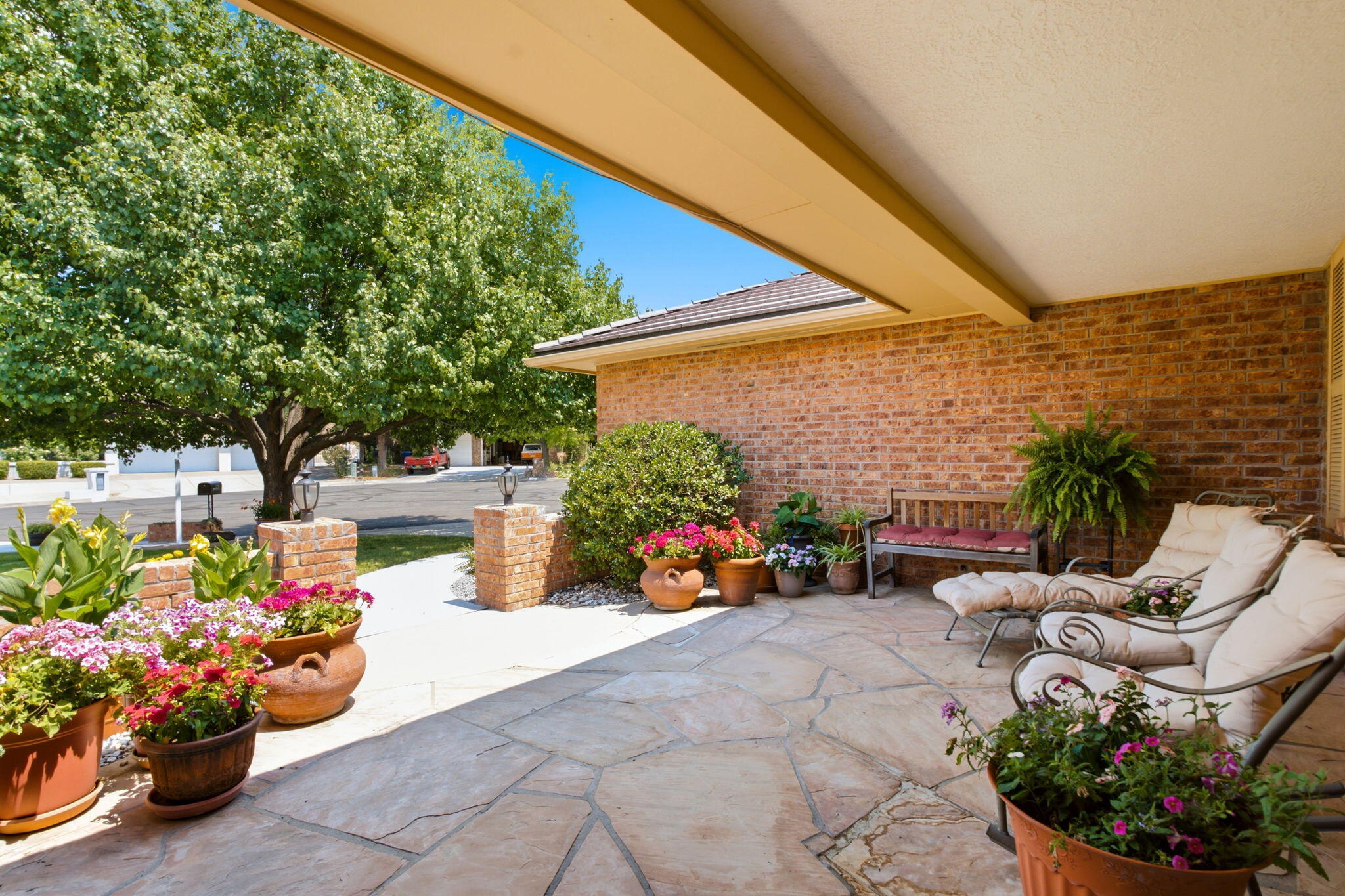 Photo 3 of Single family home for sale at 5705 Royal Oak Pl Ne, Albuquerque, NM 87111 | MLS# 1110656 | Listing updated on 2026-09-16
