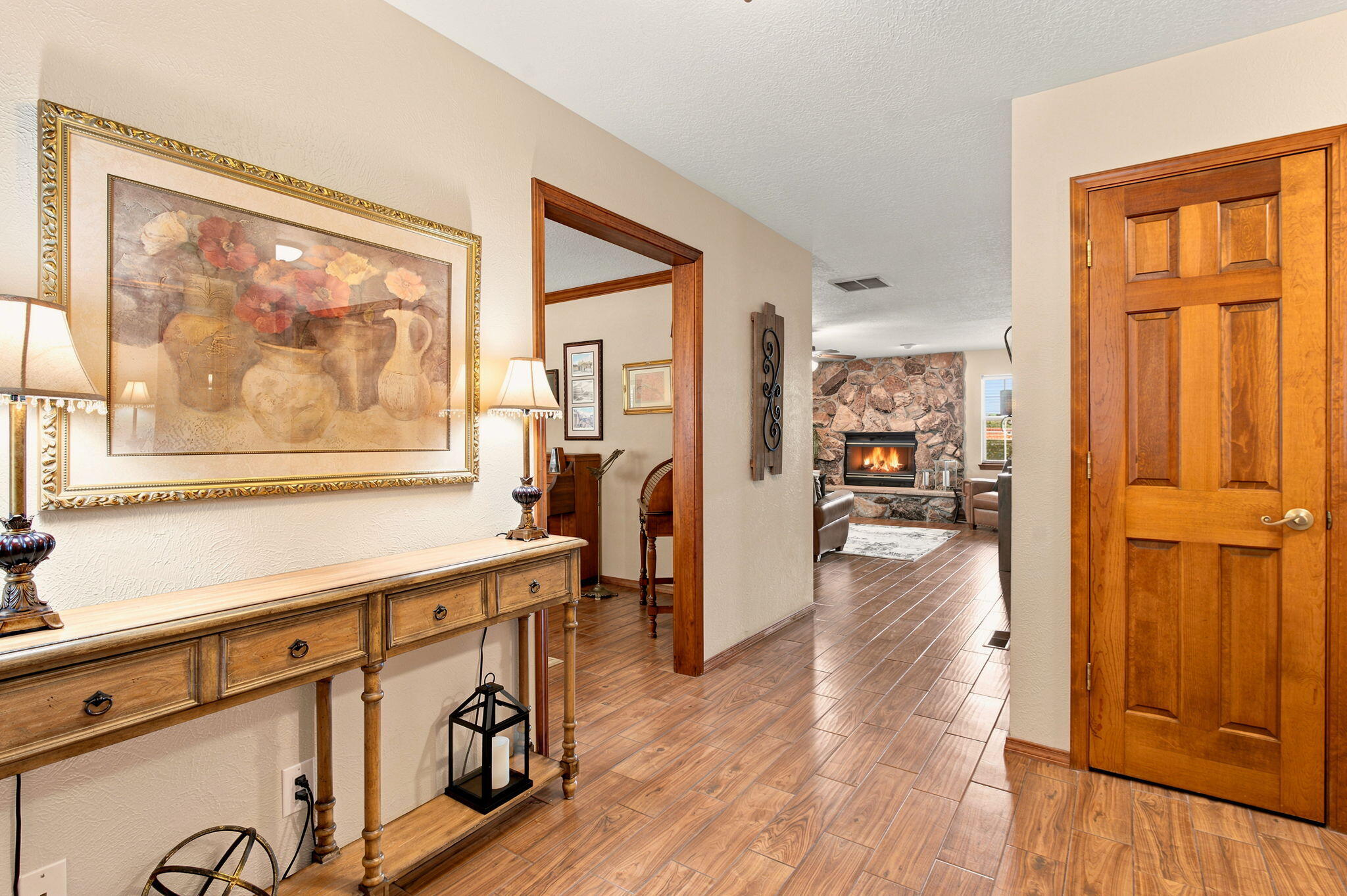 Photo 3 of Single family home for sale at 5705 Royal Oak Pl NE, Albuquerque, NM 87111 | MLS# 1110656 | Listing updated on 2026-09-16