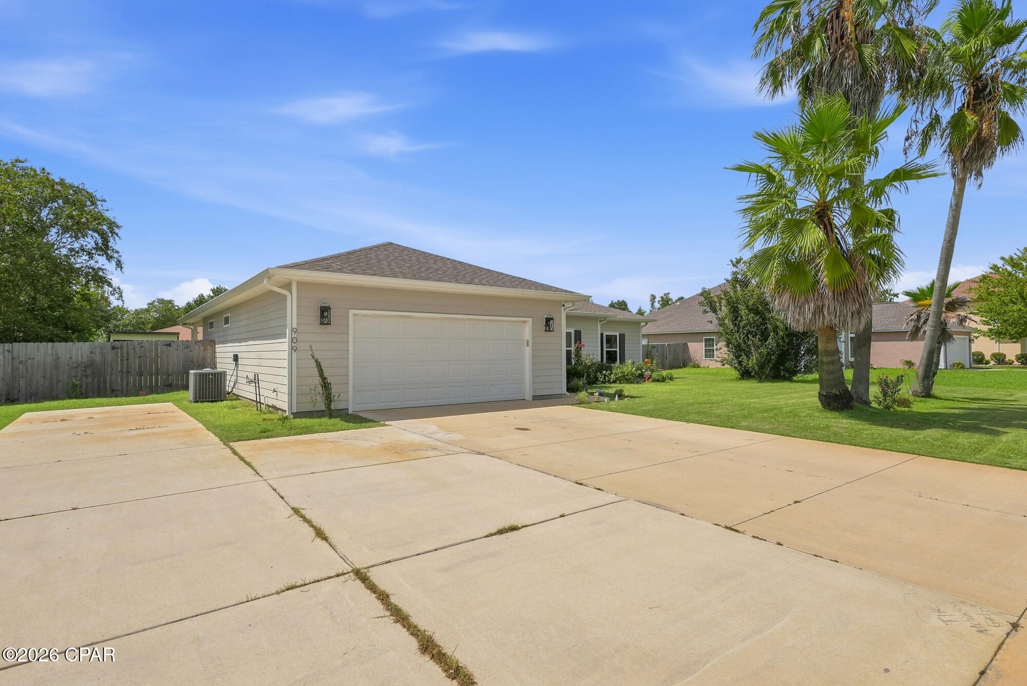 Photo 3 of Single family home for sale at 909 Mallory Dr, Panama City, FL 32405 | MLS# 795211 | Listing updated on 2026-09-22