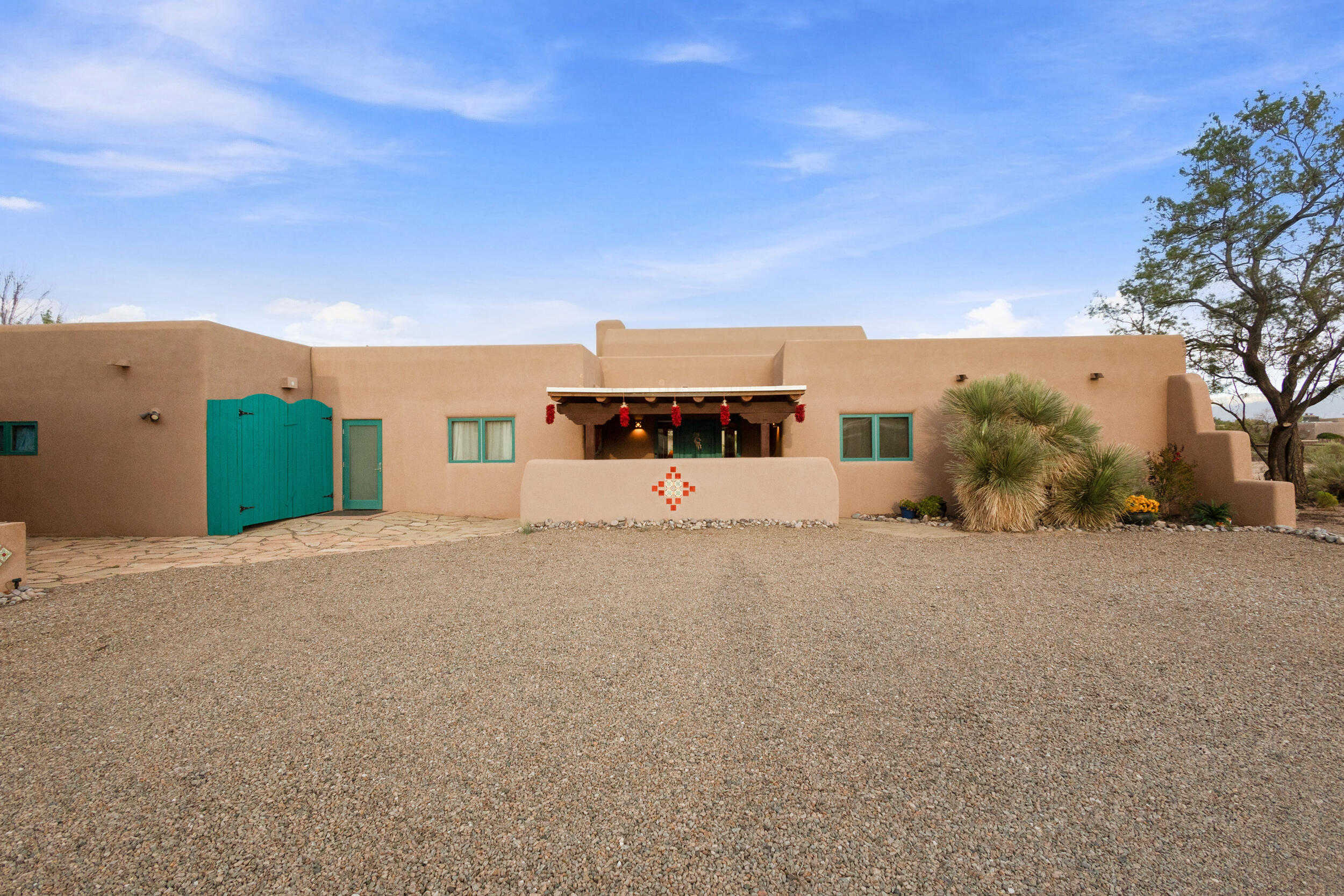 Photo 2 of Single family home for sale at 112 Thanes Way, Corrales, NM 87048 | MLS# 1110685 | Listing updated on 2026-09-10