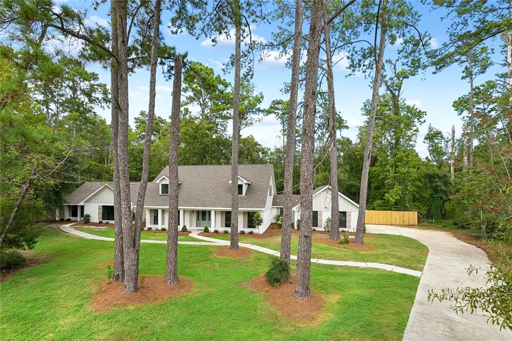 Photo 1 of Single family home for sale at 108 Rue De Bourbon St, Slidell, LA 70461 | MLS# 2576032 | Listing updated on 2026-09-19