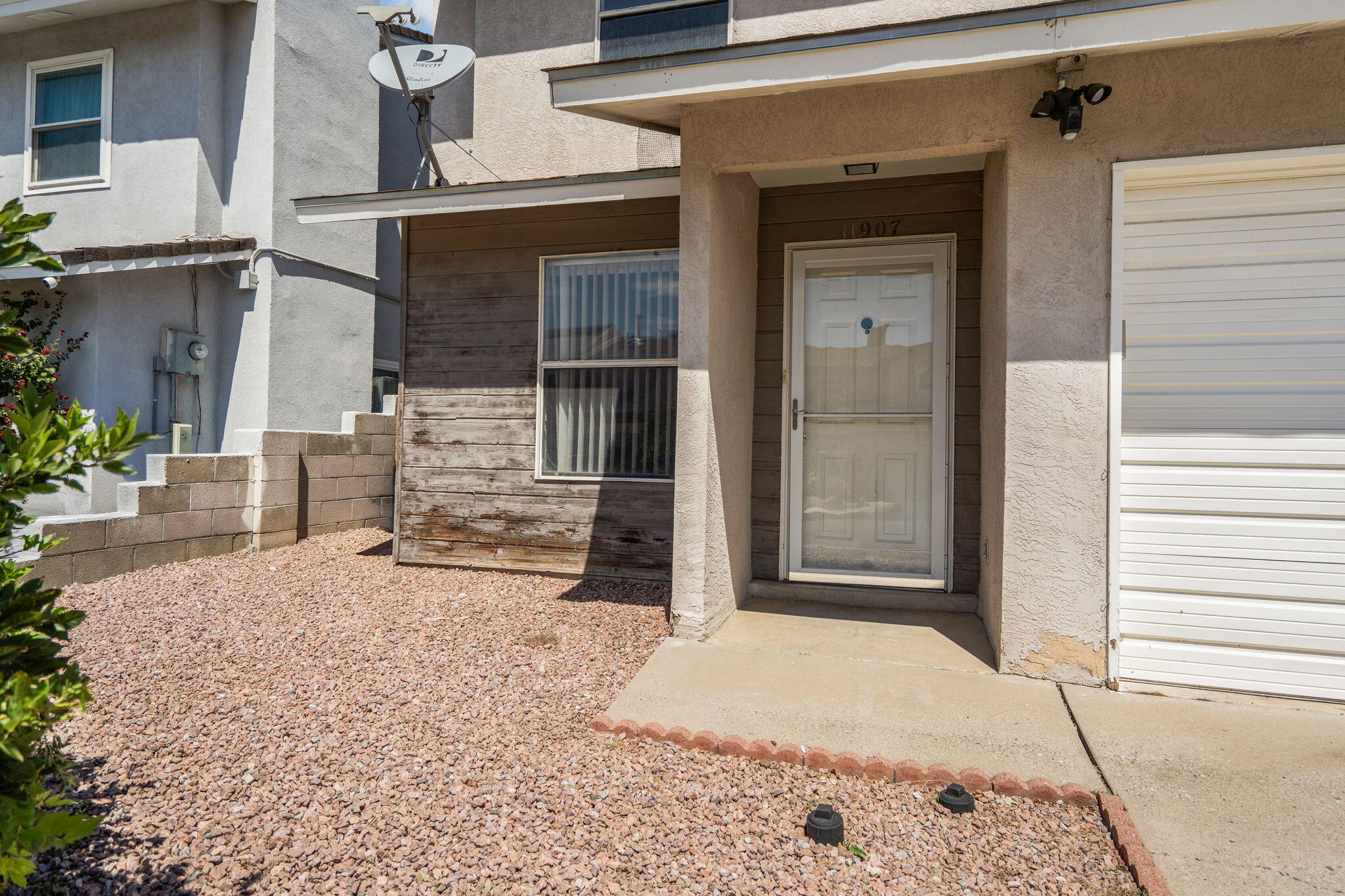 Photo 3 of Townhouse for sale at 11907 Gable Ln Ne, Albuquerque, NM 87123 | MLS# 1110691 | Listing updated on 2026-10-21