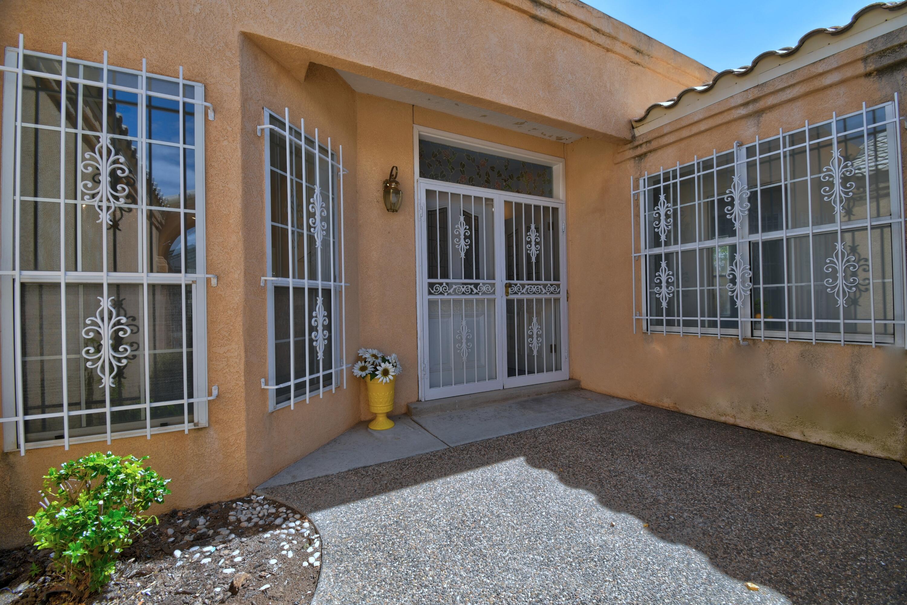 Photo 2 of Sale Pending at 5512 Avenida Cuesta Ne, Albuquerque, NM 87111 | MLS# 1110687 | Listing updated on 2026-10-21