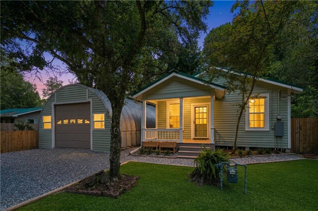 Photo 2 of Single family home for sale at 424 E Magee St, Covington, LA 70433 | MLS# 2576149 | Listing updated on 2026-10-09