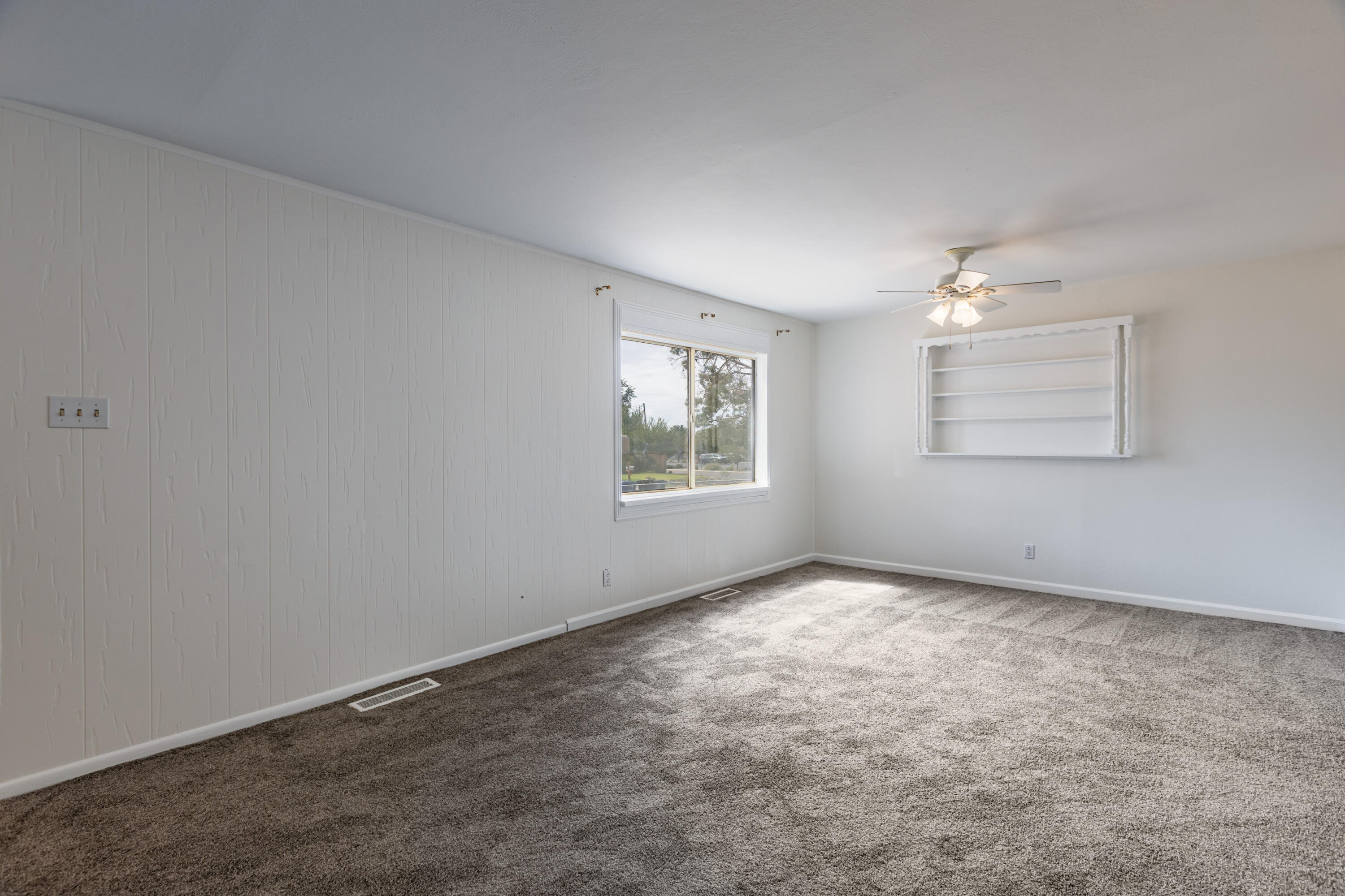 Photo 4 of Single family home for sale at 9405 Parsifal Pl NE, Albuquerque, NM 87111 | MLS# 1110711 | Listing updated on 2026-09-11