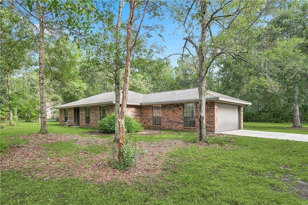 Photo 1 of Single family home for sale at 31281 Shannon Dr, Lacombe, LA 70445 | MLS# 2576488 | Listing updated on 2026-10-09