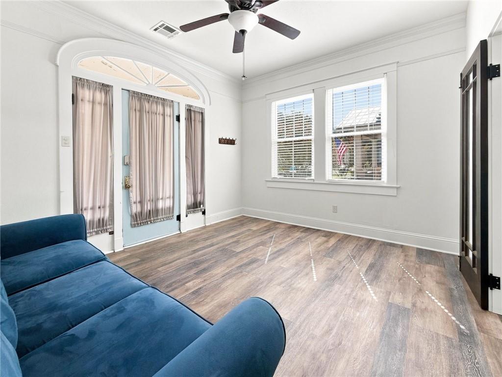 Photo 3 of Single family home for sale at 706 Amelia St, Gretna, LA 70053 | MLS# 2576669 | Listing updated on 2026-09-17