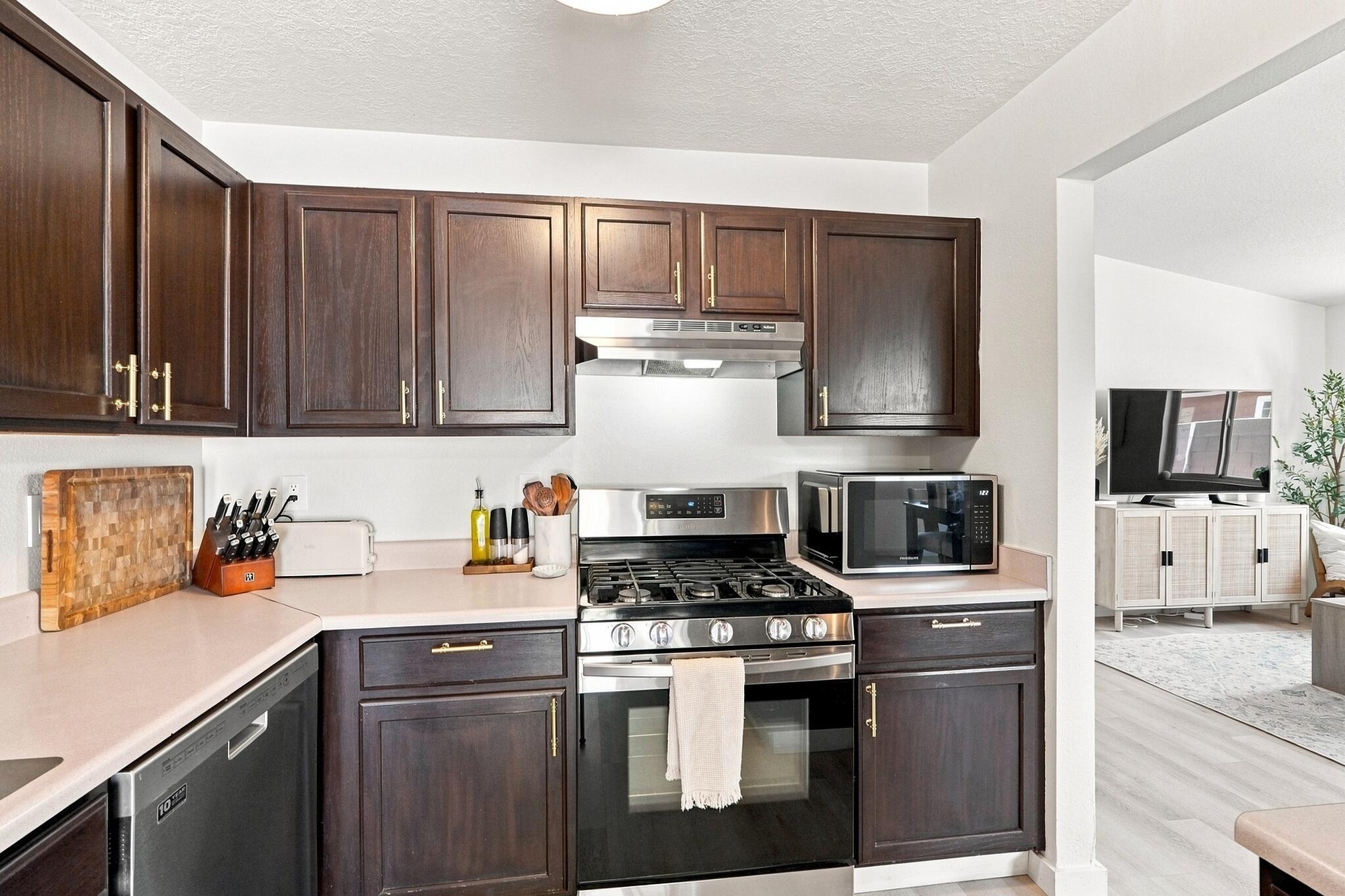 Photo 4 of Sale Pending at 11601 Medicine Bow Pl SE, Albuquerque, NM 87123 | MLS# 1110793 | Listing updated on 2026-09-14