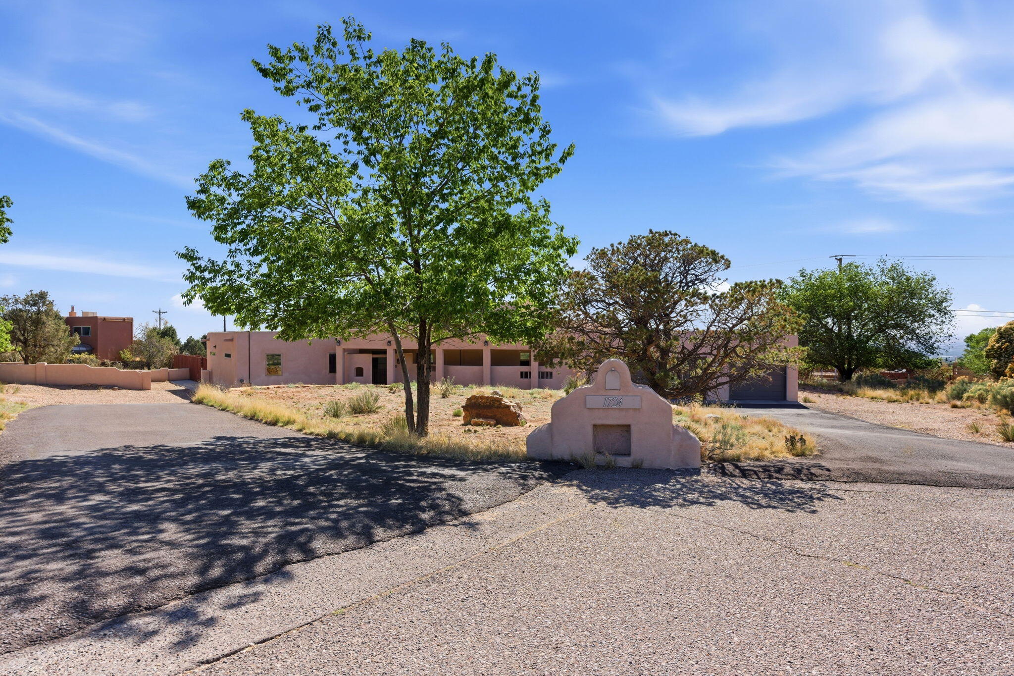 Photo 3 of Single family home for sale at 1724 Quail Run Ct NE, Albuquerque, NM 87122 | MLS# 1110741 | Listing updated on 2026-09-15