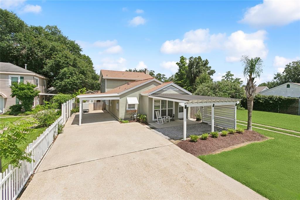 Photo 1 of Single family home for sale at 623 Bonnabel Blvd, Metairie, LA 70005 | MLS# 2576040 | Listing updated on 2026-09-11