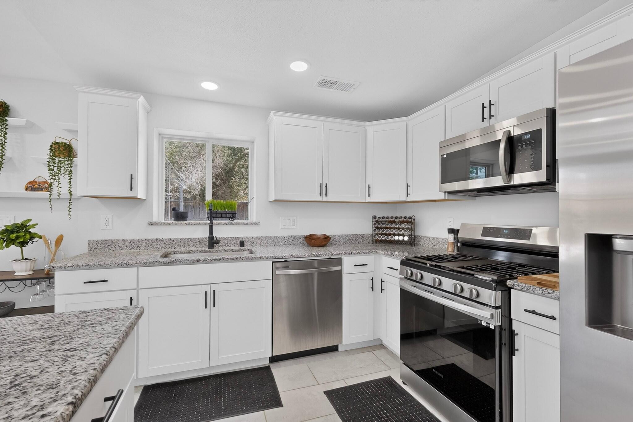 Photo 3 of Single family home for sale at 1124 Dorothy St Ne, Albuquerque, NM 87112 | MLS# 1110839 | Listing updated on 2026-09-17