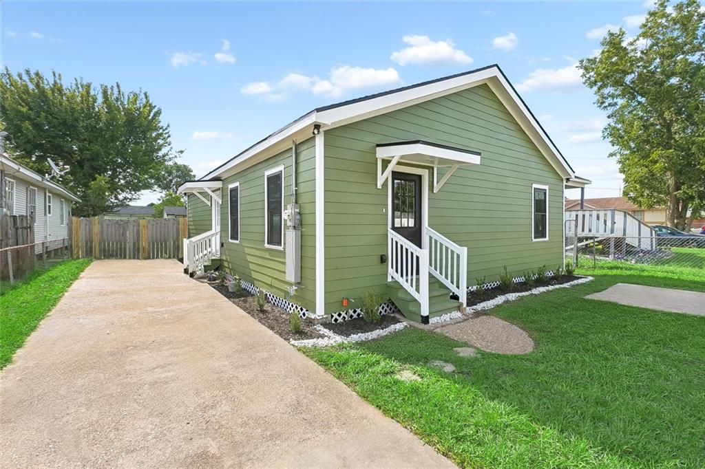 Photo 1 of Single family home for sale at 1107 S Upland Ave, Metairie, LA 70003 | MLS# 2575617 | Listing updated on 2026-09-12