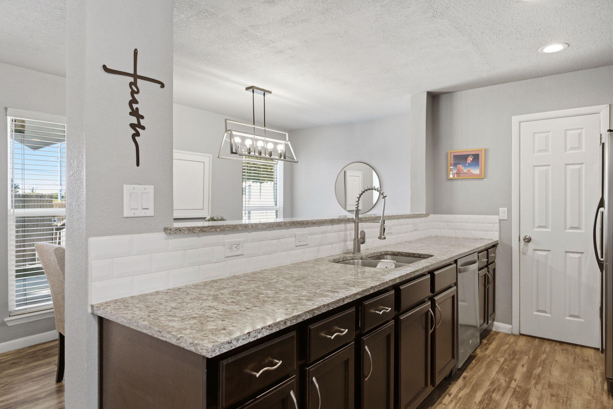 Photo 3 of Sale Pending at 10408 Montgomery Blvd NE, Albuquerque, NM 87111 | MLS# 1110854 | Listing updated on 2026-10-27