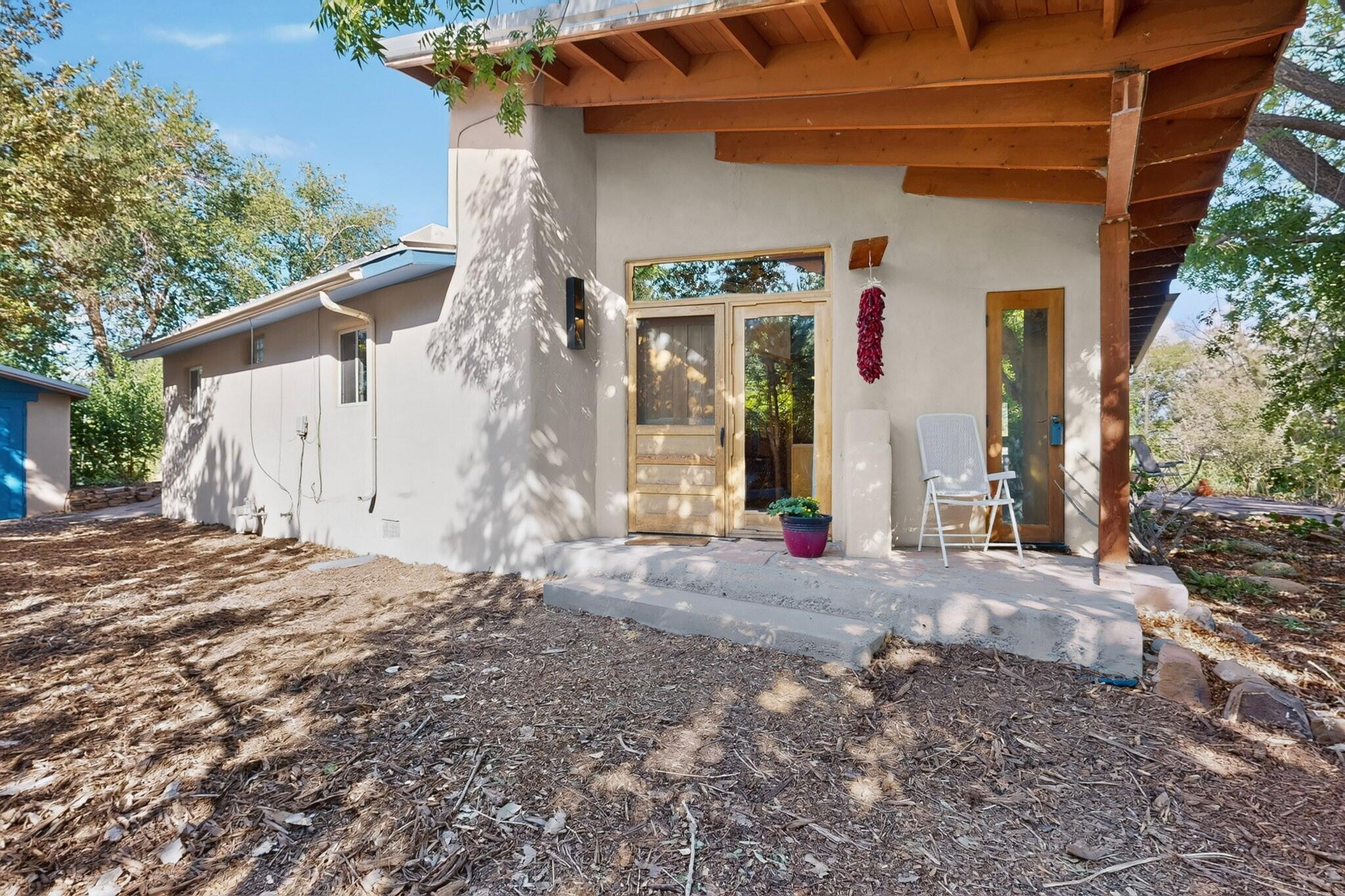 Photo 3 of Single family home for sale at 1511 San Lorenzo Ave NW, Albuquerque, NM 87107 | MLS# 1110898 | Listing updated on 2026-09-18