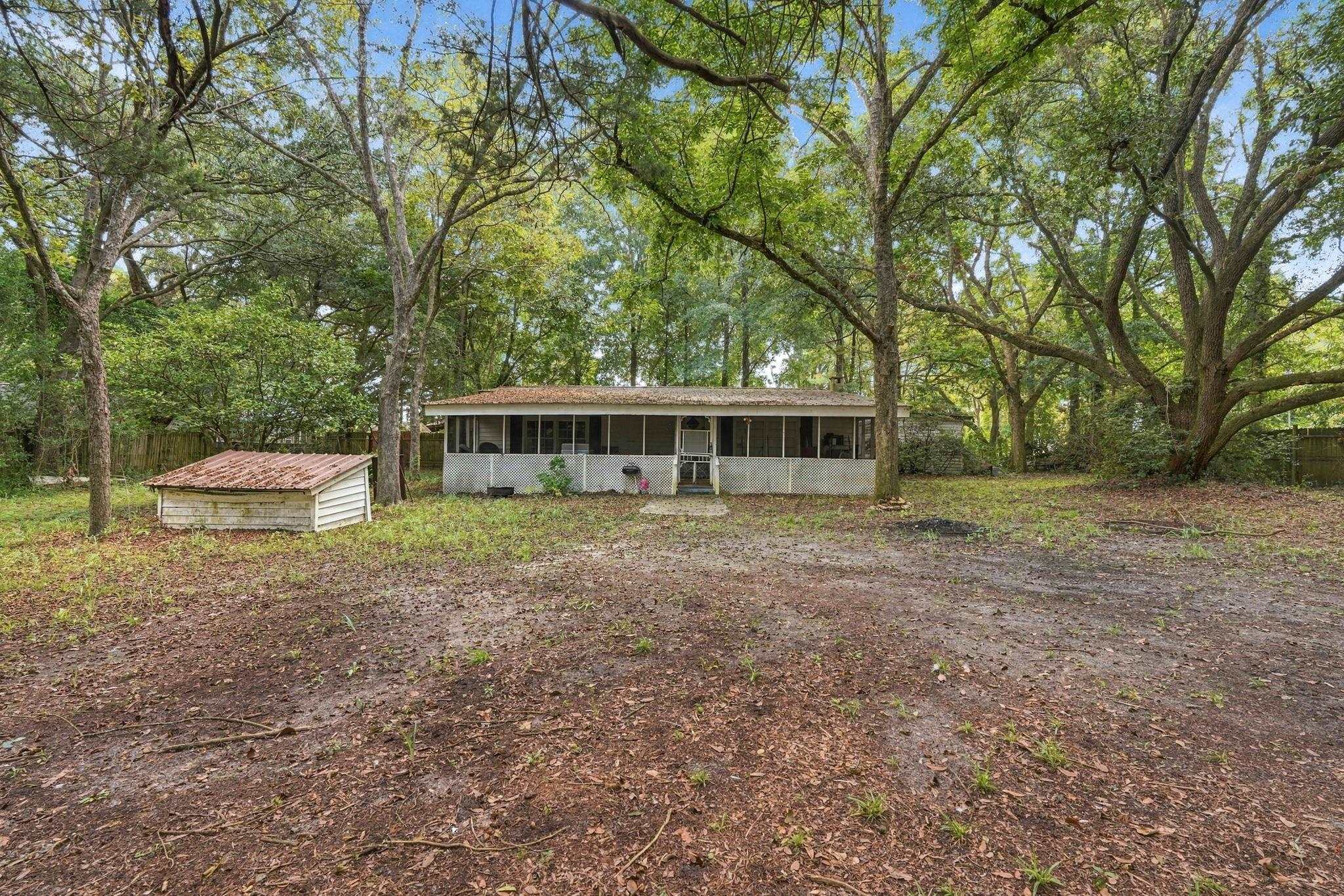 1006 Vermillion Dr.