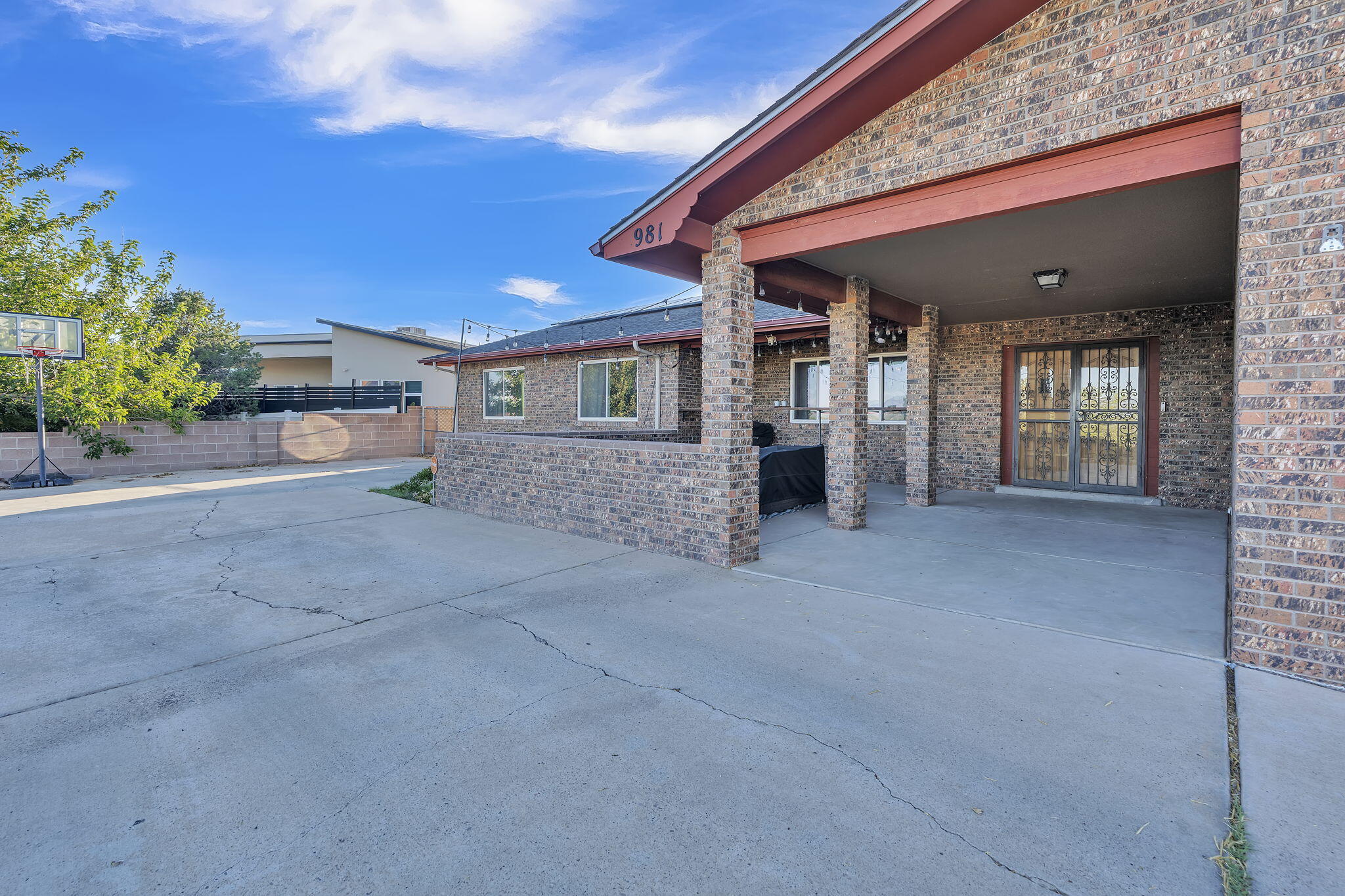 Photo 2 of Single family home for sale at 981 Hillside Ct Sw, Los Lunas, NM 87031 | MLS# 1110932 | Listing updated on 2026-10-09