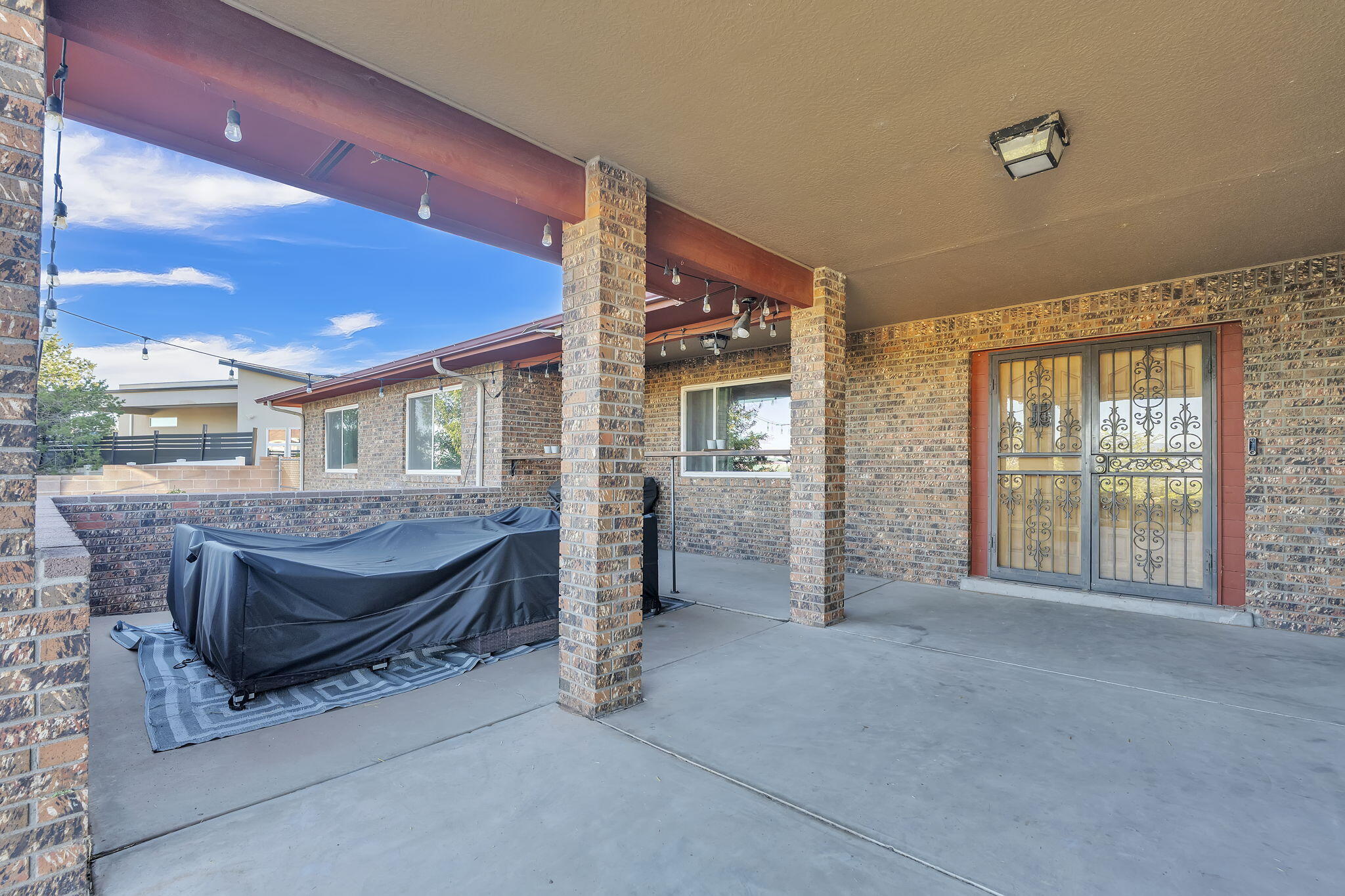 Photo 3 of Single family home for sale at 981 Hillside Ct SW, Los Lunas, NM 87031 | MLS# 1110932 | Listing updated on 2026-09-17