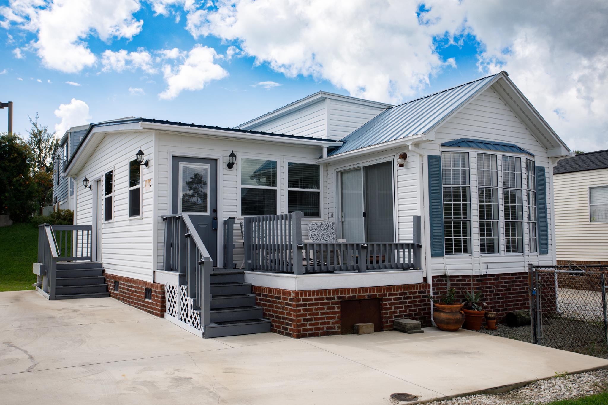 Photo 1 of Manufactured home for sale at 403 Low Tide Dr, North Myrtle Beach, SC 29582 | MLS# 2622644 | Listing updated on 2026-10-09