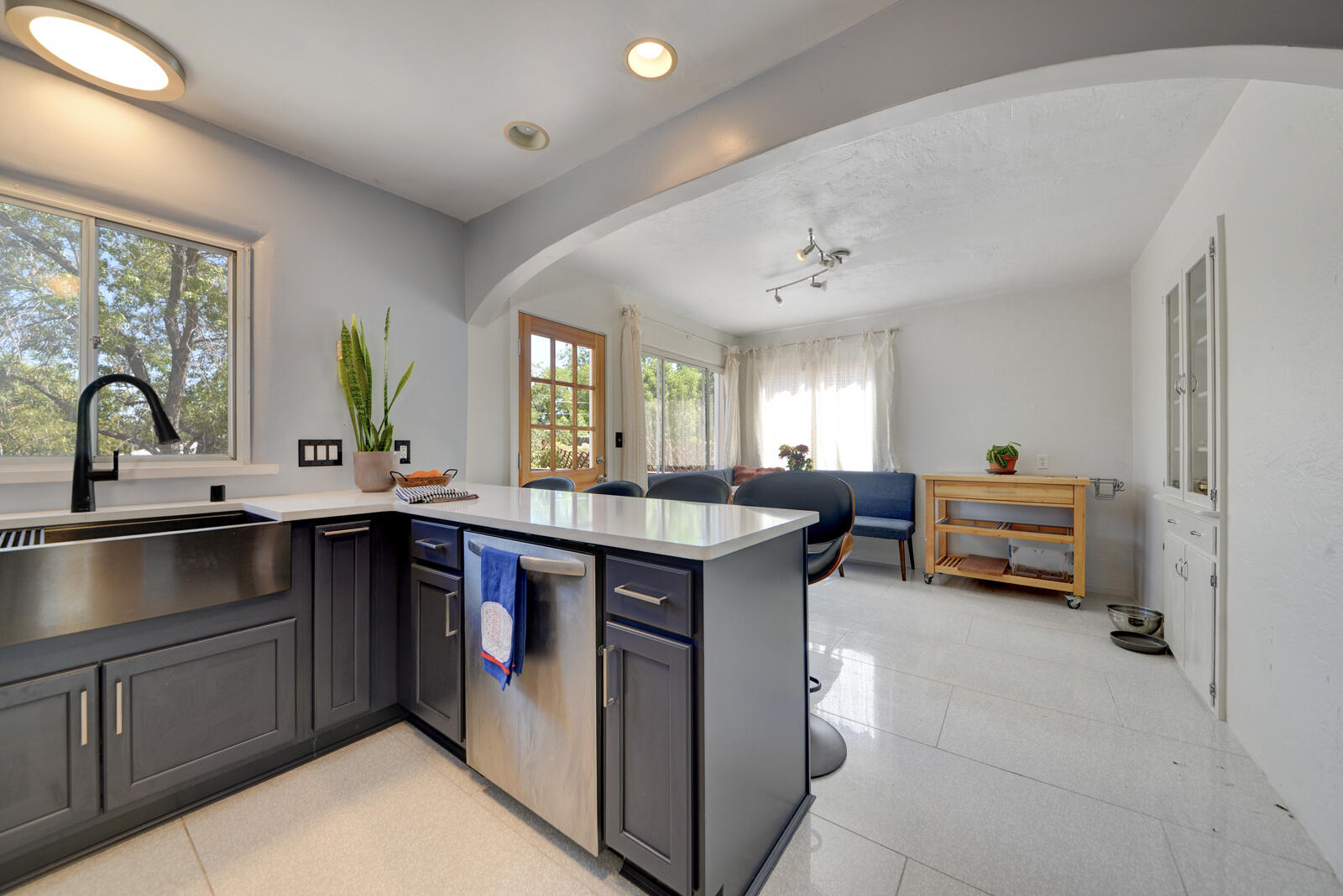 Photo 4 of Single family home for sale at 432 Montclaire Dr SE, Albuquerque, NM 87108 | MLS# 1110938 | Listing updated on 2026-09-16