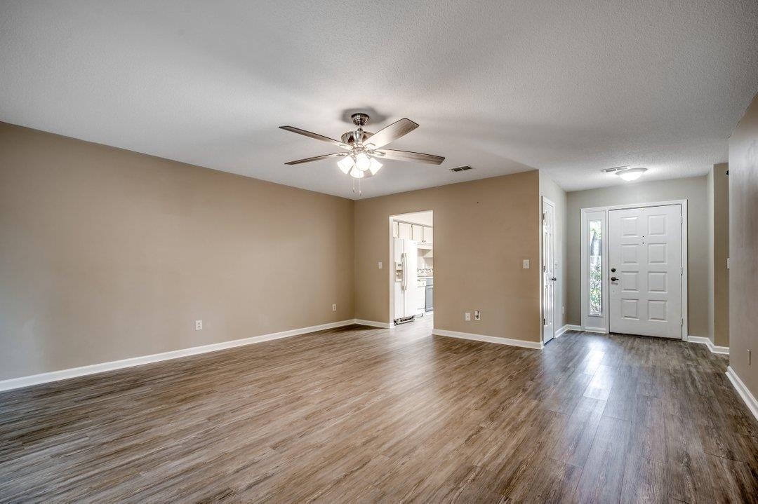 Photo 3 of Sale Pending at 109 Hickory Dr, Conway, SC 29526 | MLS# 2622688 | Listing updated on 2026-09-16