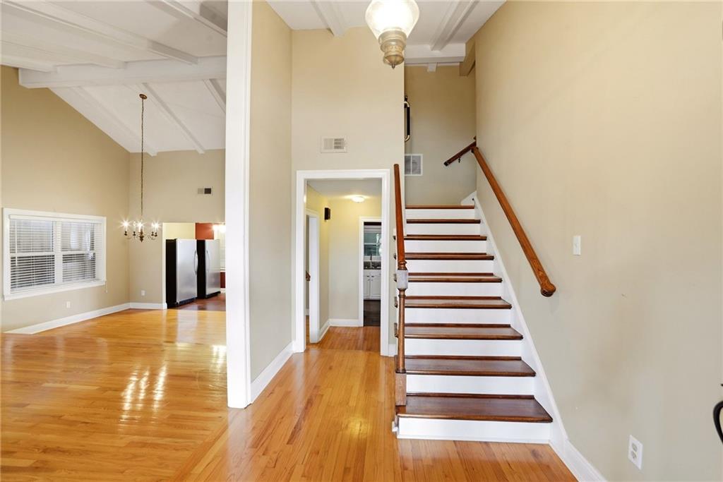 Photo 3 of Sale Pending at 565 Oakwood Dr, Gretna, LA 70056 | MLS# 2576983 | Listing updated on 2026-09-16