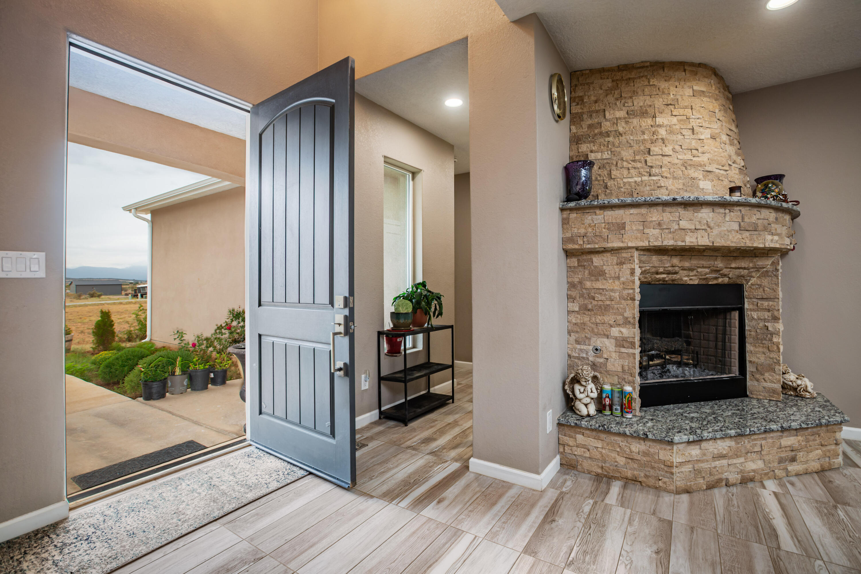 Photo 3 of Single family home for sale at 16 Northland Meadows Pl, Edgewood, NM 87015 | MLS# 1110871 | Listing updated on 2026-09-18