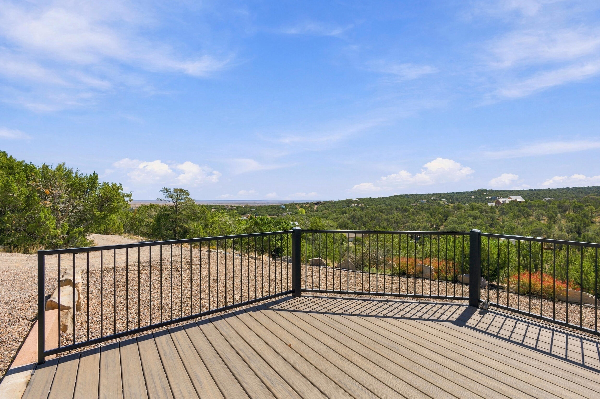 Photo 3 of Single family home for sale at 11 Estribor Ct, Edgewood, NM 87015 | MLS# 1110980 | Listing updated on 2026-09-16