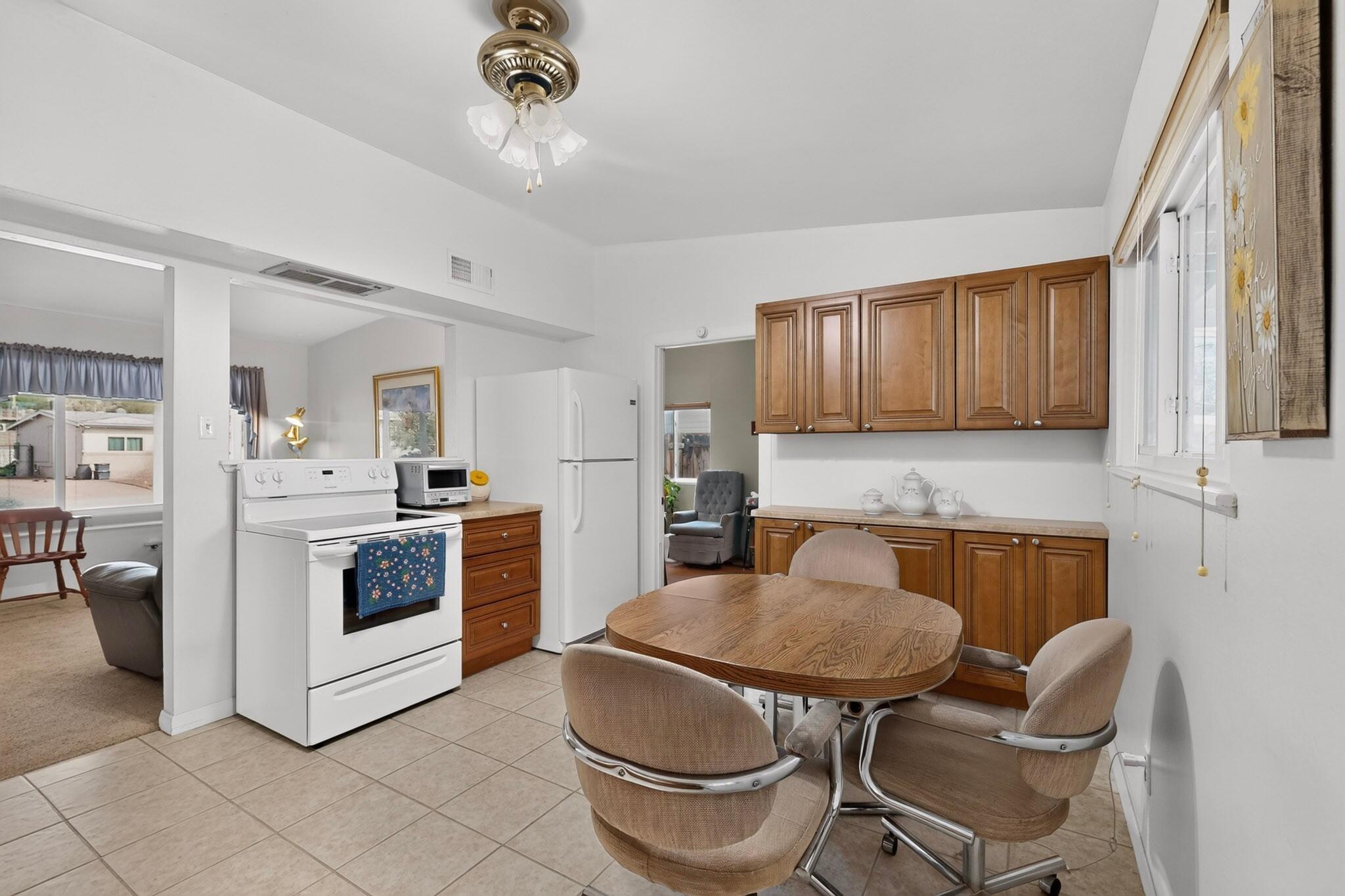 Photo 4 of Single family home for sale at 713 Claudine St NE, Albuquerque, NM 87123 | MLS# 1110990 | Listing updated on 2026-09-18