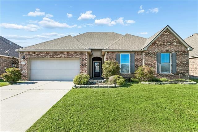 Photo 3 of Single family home for sale at 697 Lakeshore Village Dr, Slidell, LA 70461 | MLS# 2576760 | Listing updated on 2026-09-16