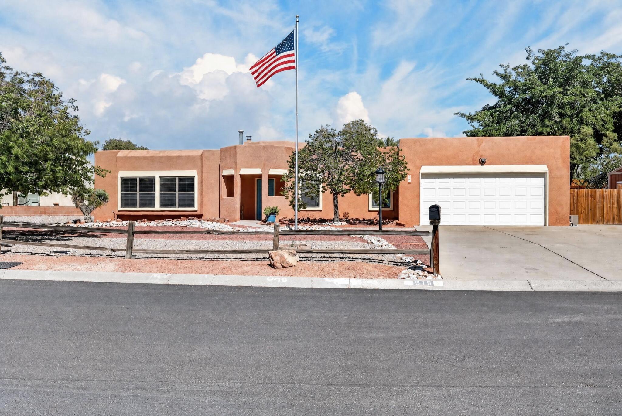 Photo 2 of Single family home for sale at 916 Player Loop Se, Rio Rancho, NM 87124 | MLS# 1111036 | Listing updated on 2026-09-18