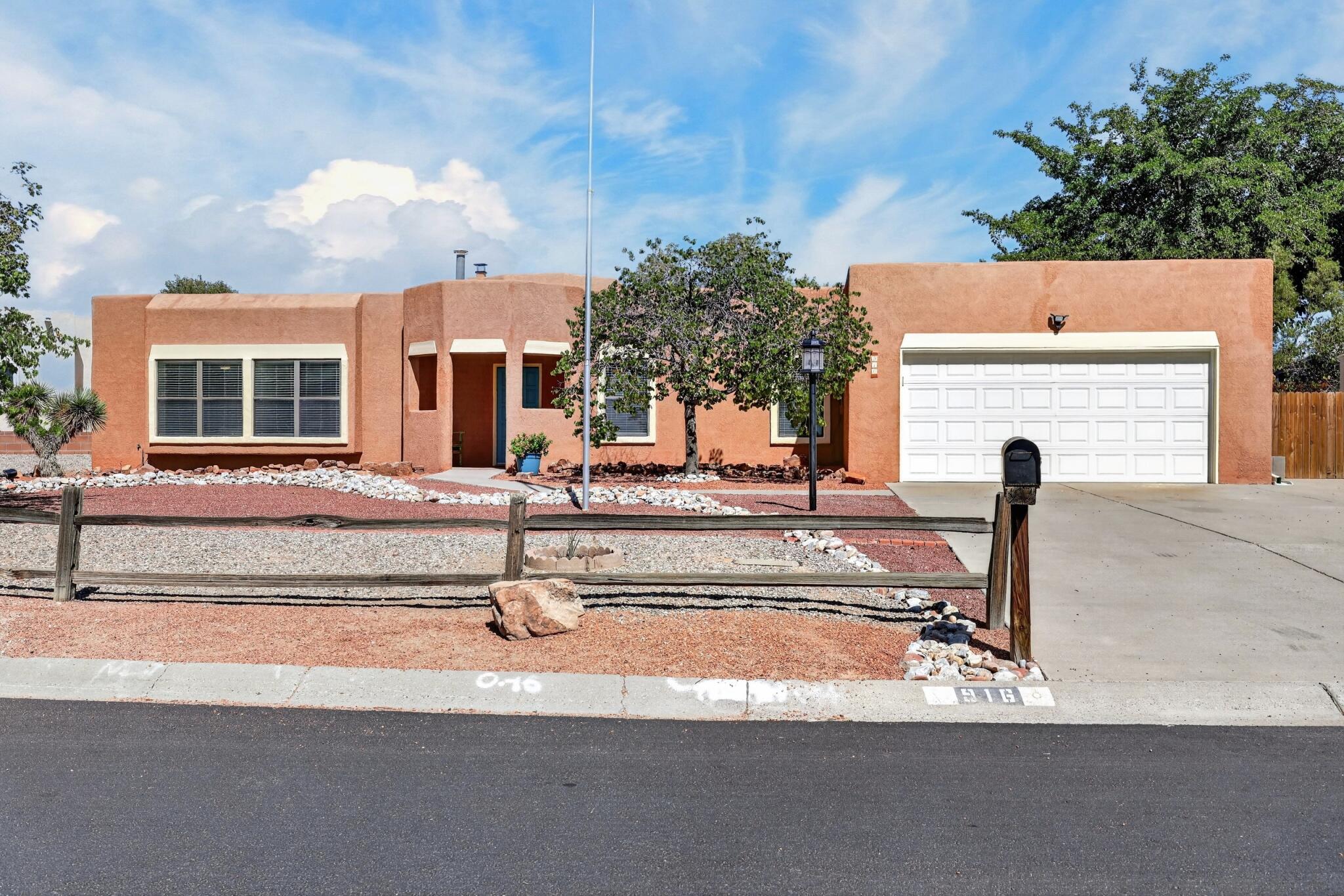 Photo 3 of Single family home for sale at 916 Player Loop Se, Rio Rancho, NM 87124 | MLS# 1111036 | Listing updated on 2026-09-18