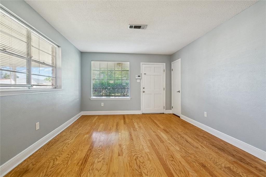 Photo 3 of Single family home for sale at 1917 Kent Ave, Metairie, LA 70001 | MLS# 2577415 | Listing updated on 2026-09-16