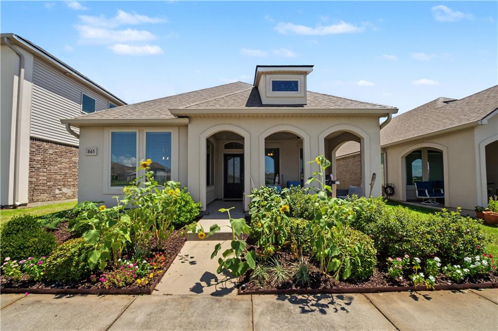 Single family home for sale at 865 Pelican Bay Dr, Slidell, LA 70461 | MLS# 2572057