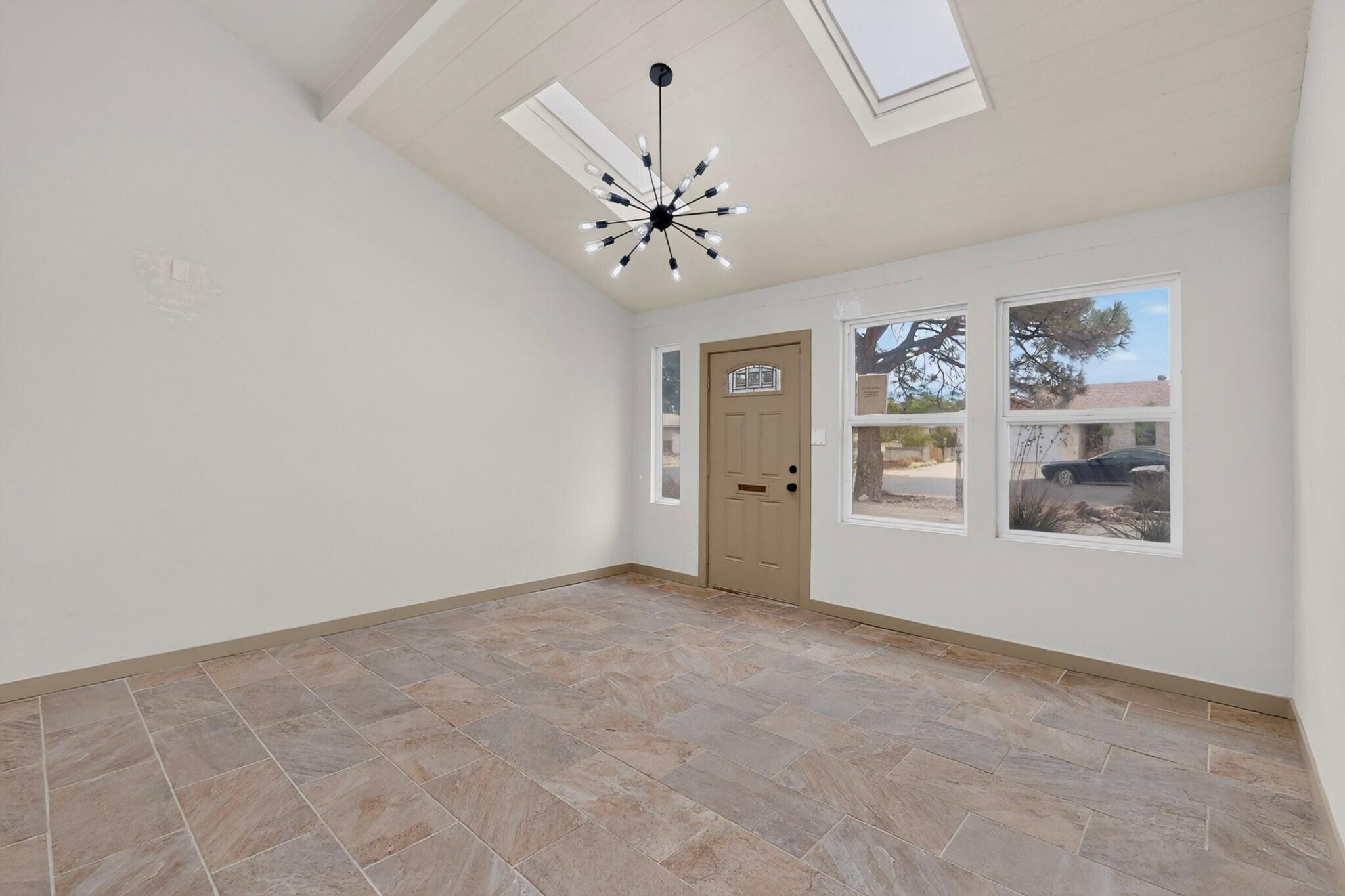 Photo 4 of Single family home for sale at 421 N La Veta Dr NE, Albuquerque, NM 87108 | MLS# 1111066 | Listing updated on 2026-09-17