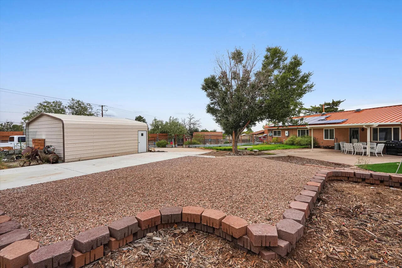 Photo 3 of Sale Pending at 3720 Big Bnd Rd Ne, Albuquerque, NM 87111 | MLS# 1111065 | Listing updated on 2026-10-21