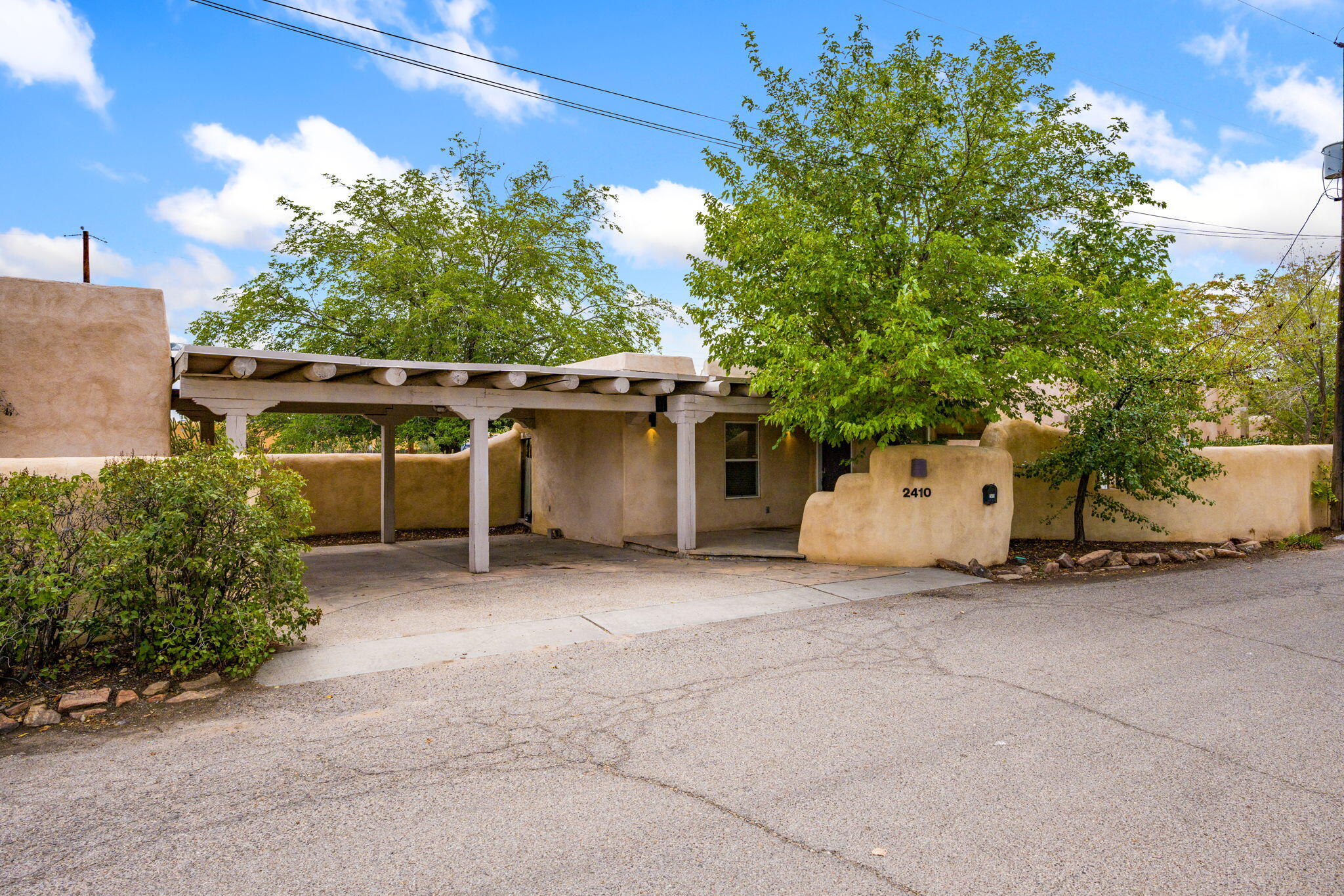 Photo 2 of Single family home for sale at 2410 Vicic Rd Nw, Albuquerque, NM 87104 | MLS# 1111070 | Listing updated on 2026-10-08