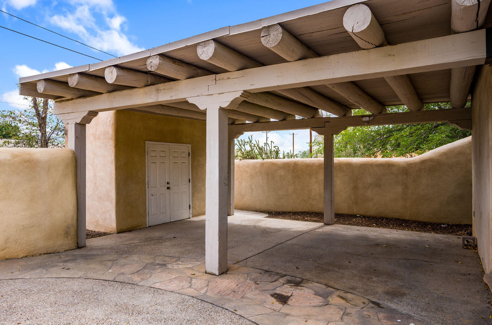 Photo 4 of Single family home for sale at 2410 Vicic Rd NW, Albuquerque, NM 87104 | MLS# 1111070 | Listing updated on 2026-09-17