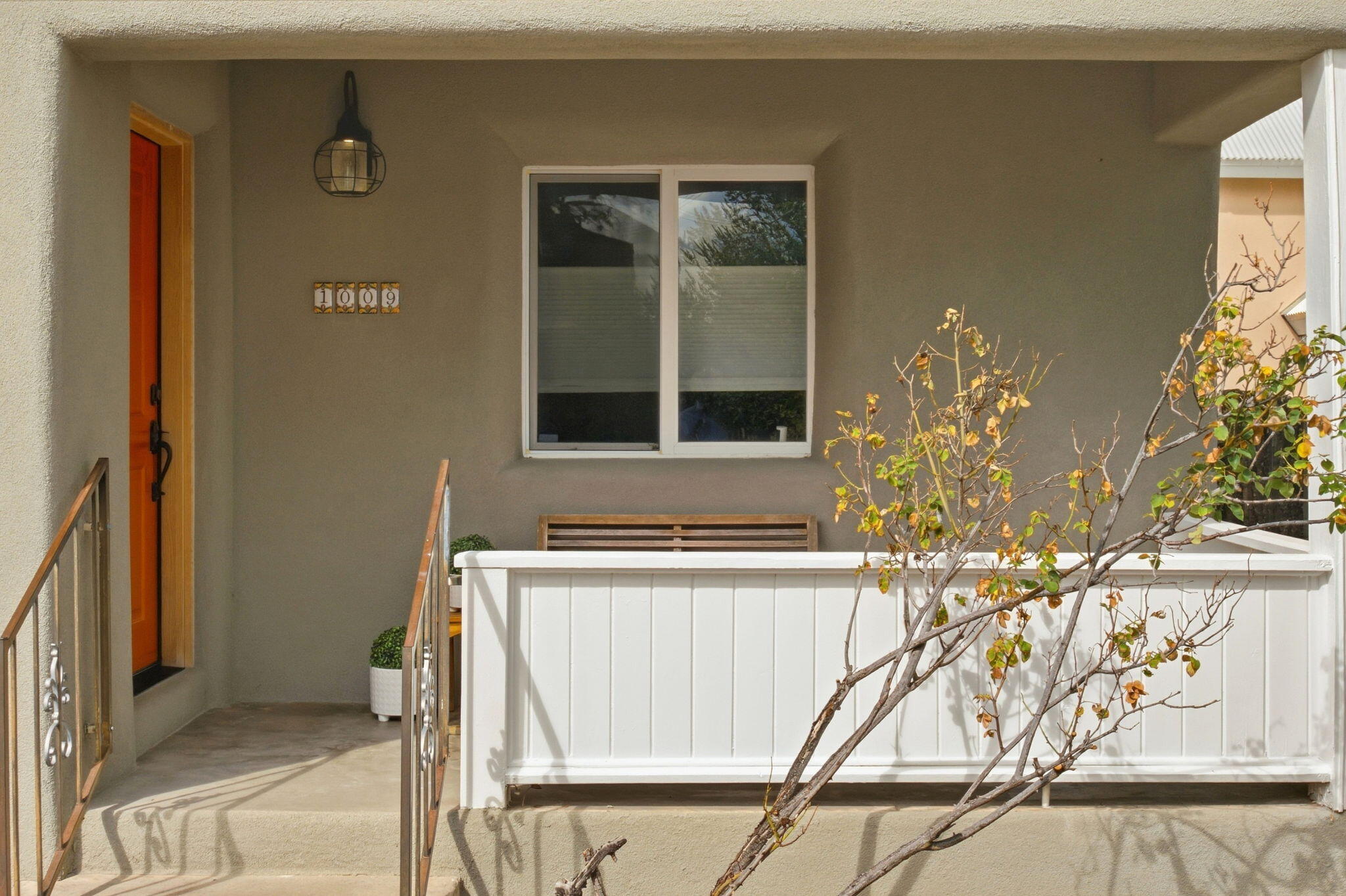 Photo 4 of Single family home for sale at 1009 Adams St SE, Albuquerque, NM 87108 | MLS# 1111087 | Listing updated on 2026-09-17