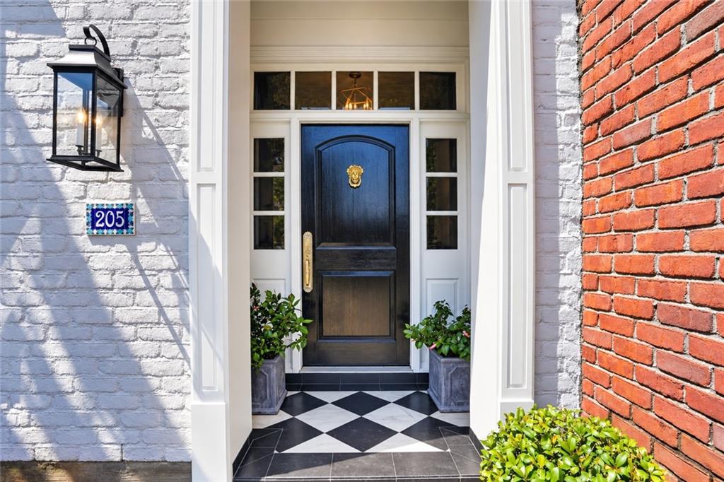 Photo 3 of Townhouse for sale at 205 Rue St Ann St, Metairie, LA 70005 | MLS# 2577555 | Listing updated on 2026-10-14