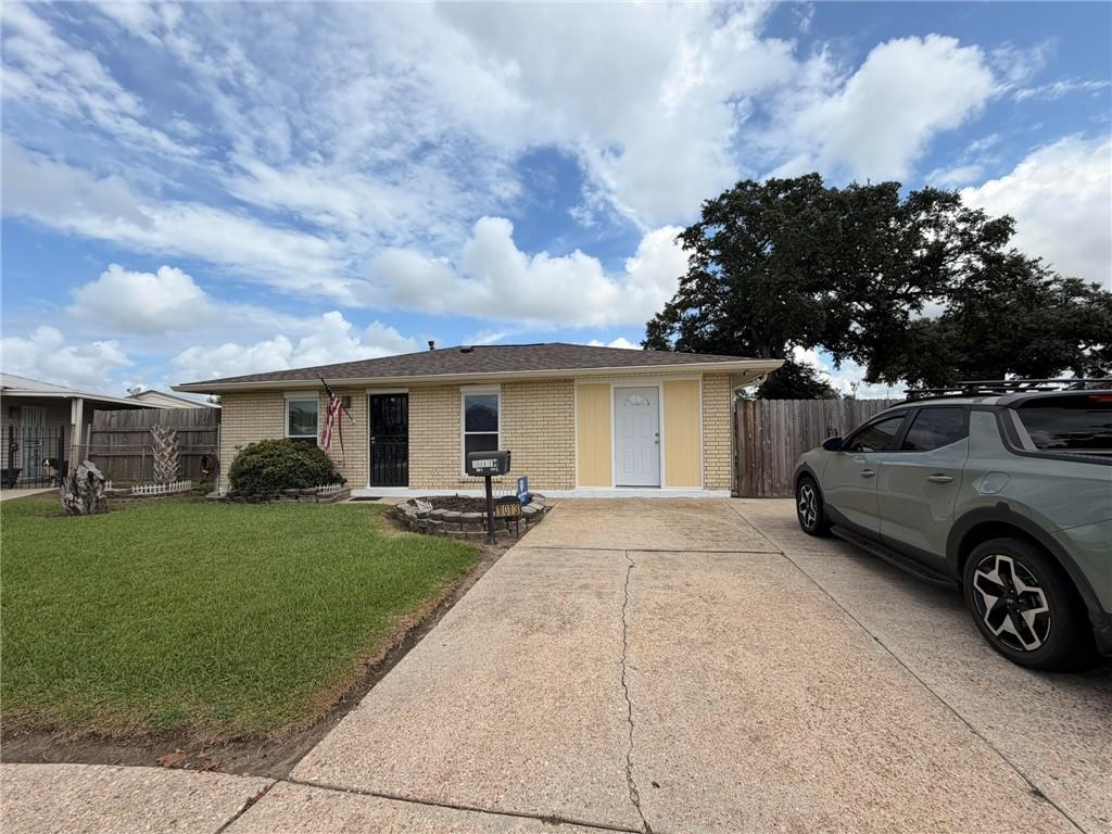 Single family home for sale at 1013 Sandalwood Dr, Harvey, LA 70058 | MLS# 2577593