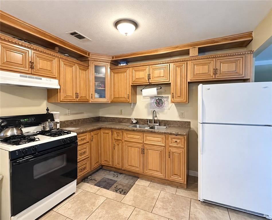 Photo 3 of Single family home for sale at 1013 Sandalwood Dr, Harvey, LA 70058 | MLS# 2577593 | Listing updated on 2026-09-18
