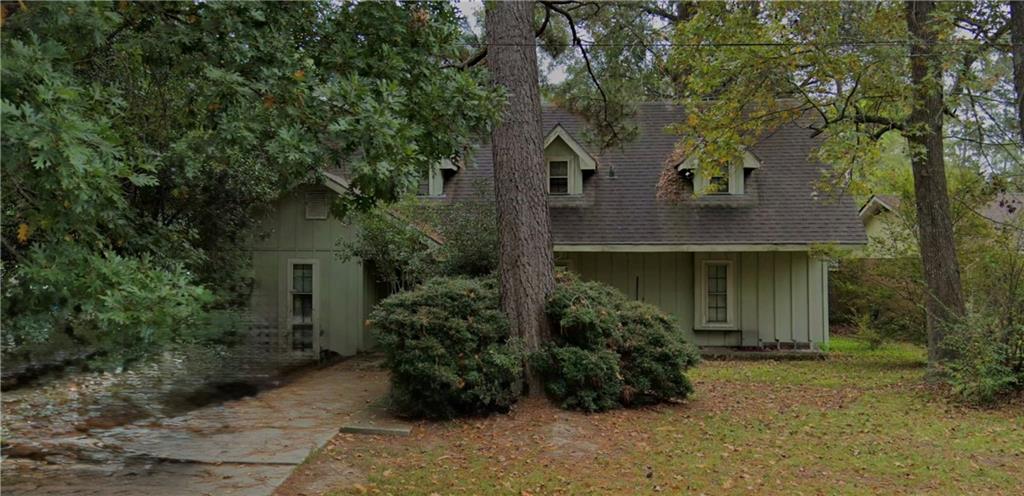 Single family home for sale at 303 Rosewood St, Mandeville, LA 70448 | MLS# 2577121