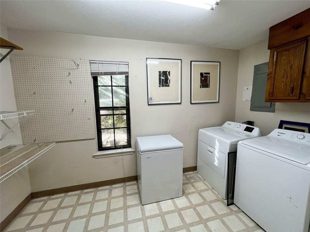 Photo 3 of Single family home for sale at 303 Rosewood St, Mandeville, LA 70448 | MLS# 2577121 | Listing updated on 2026-10-16