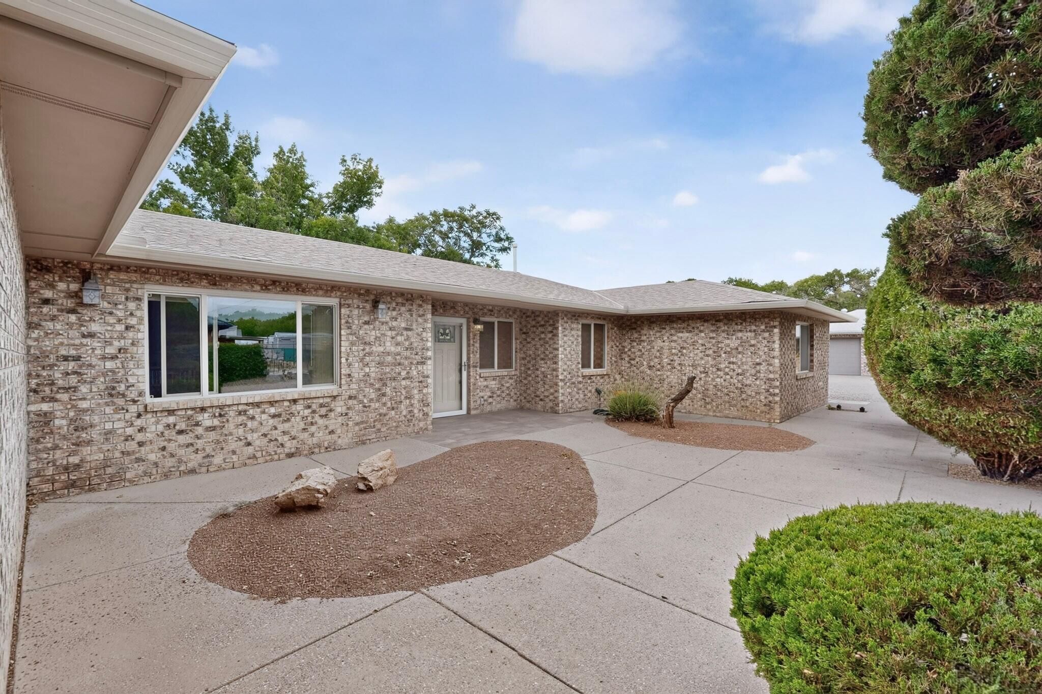 Photo 1 of Single family home for sale at 1502 La Vega Dr Sw, Albuquerque, NM 87105 | MLS# 1111150 | Listing updated on 2026-09-18