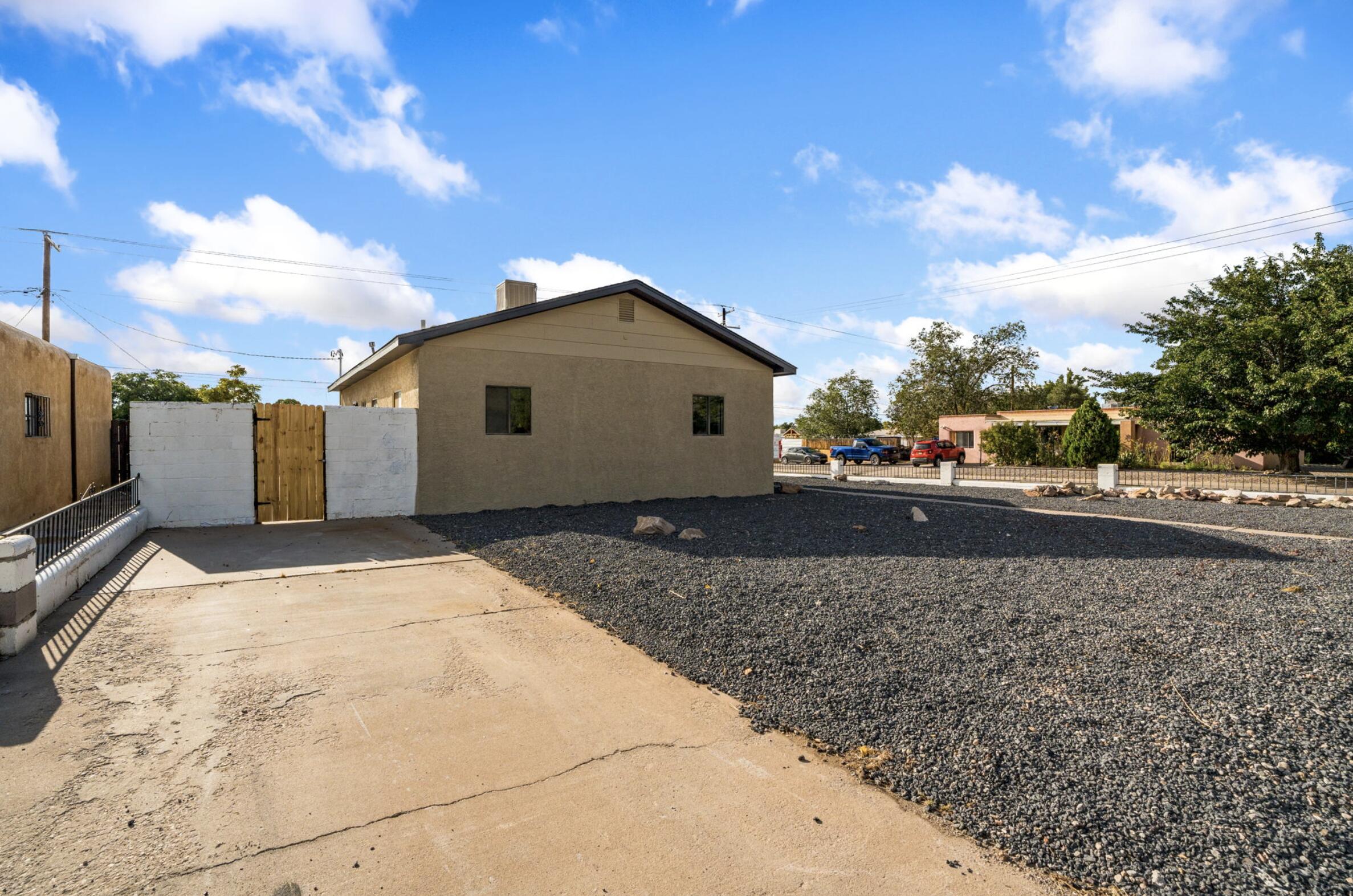 Photo 3 of Single family home for sale at 801 California St Se, Albuquerque, NM 87108 | MLS# 1111160 | Listing updated on 2026-10-06