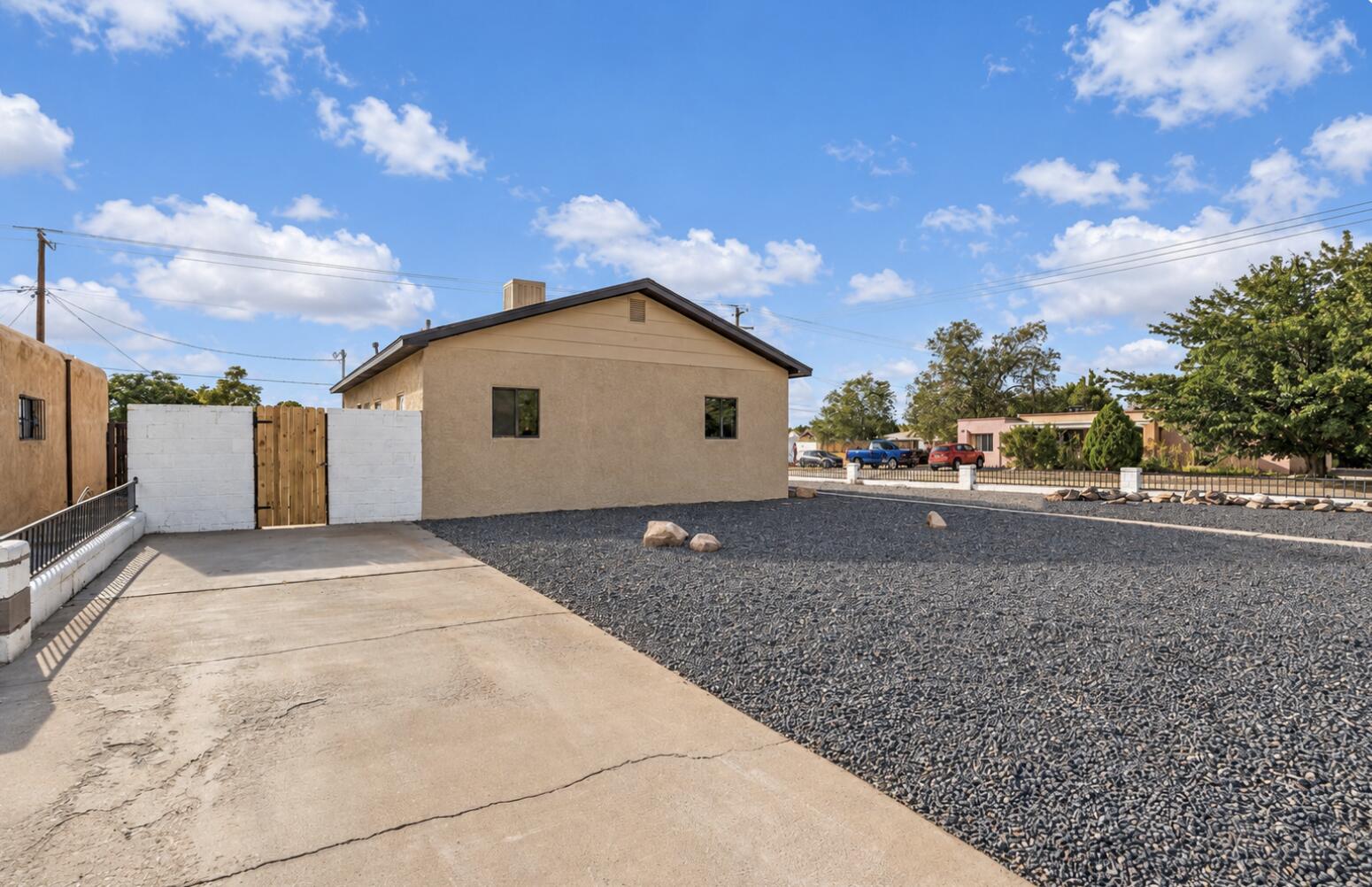 Photo 3 of Sale Pending at 801 California St Se, Albuquerque, NM 87108 | MLS# 1111160 | Listing updated on 2026-10-27