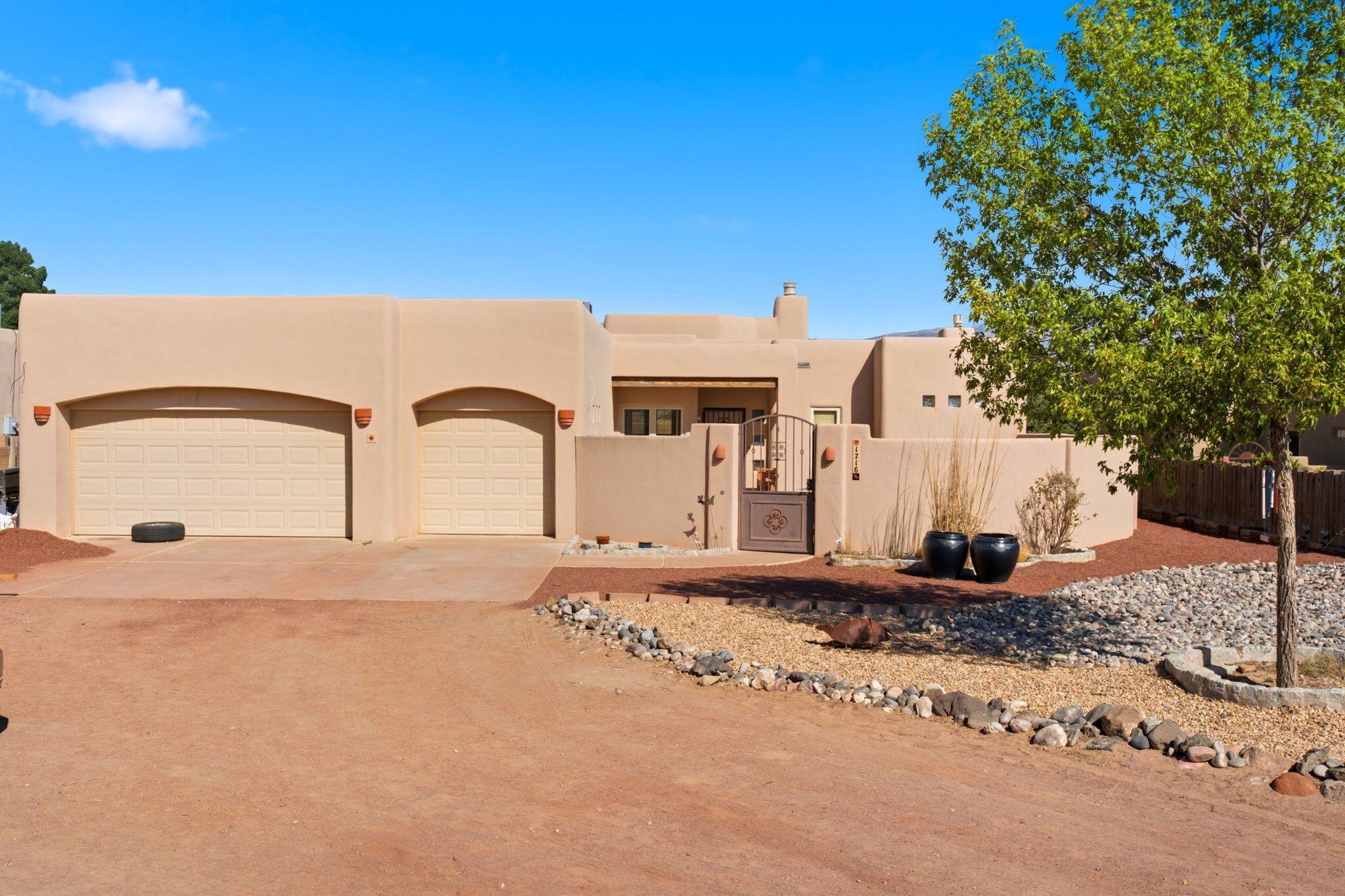 Photo 2 of Single family home for sale at 1716 Shoshone Trl Ne, Rio Rancho, NM 87144 | MLS# 1111167 | Listing updated on 2026-09-18