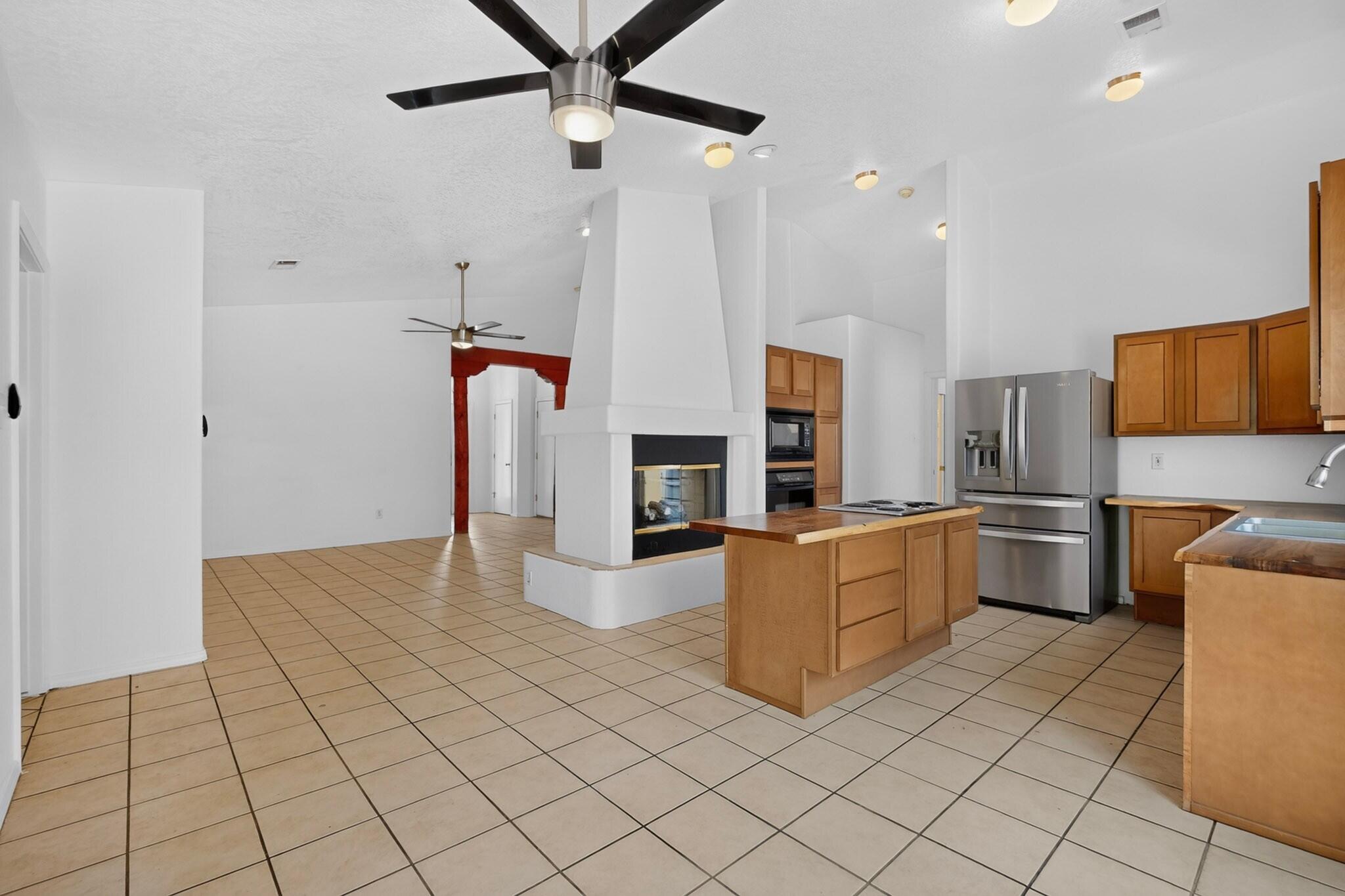 Photo 2 of Single family home for sale at 1527 Phoenix Ave Nw, Albuquerque, NM 87107 | MLS# 1111207 | Listing updated on 2026-09-18