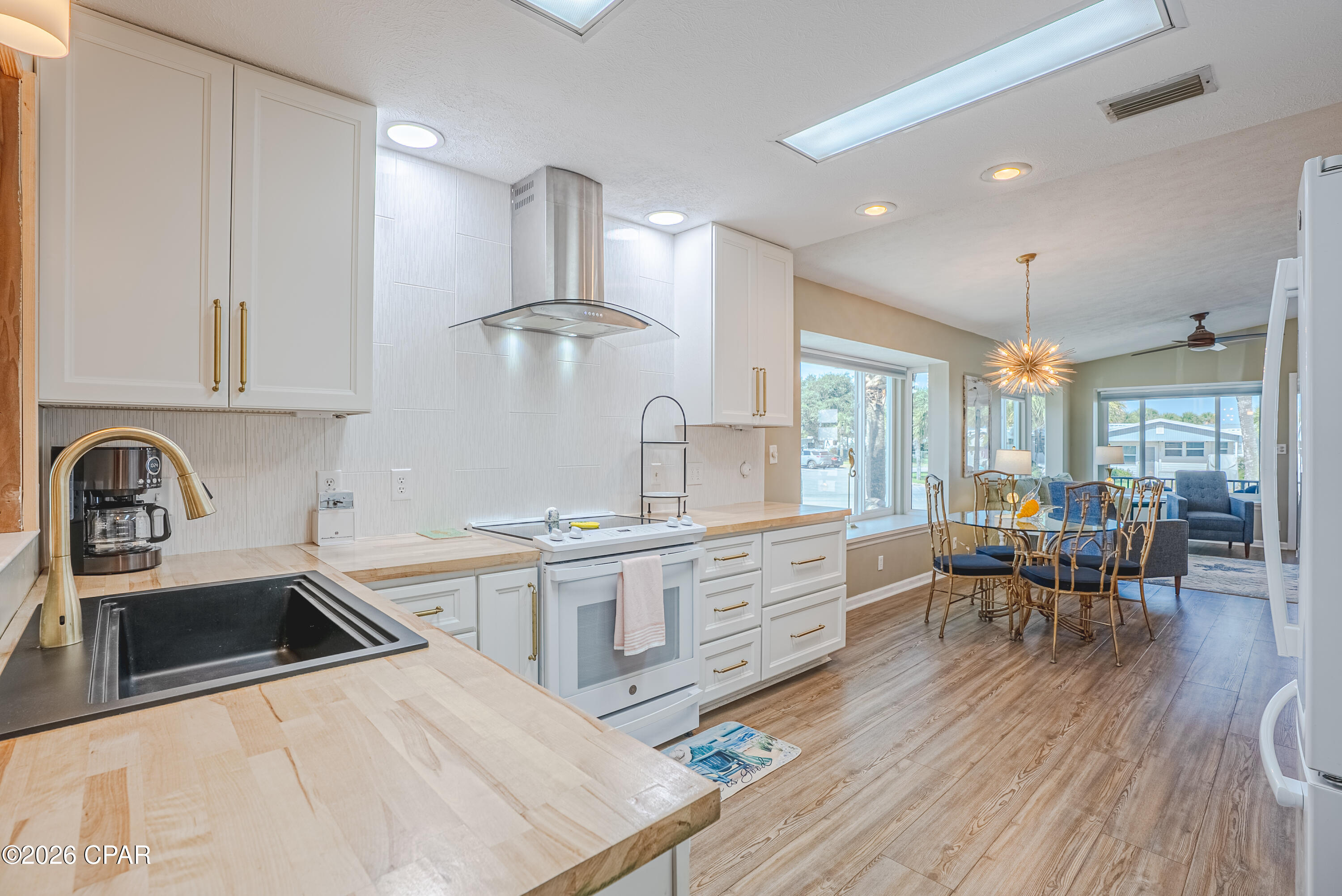1 Dolphin Lane, Panama City Beach, FL 32408 thumbnail, photo 6 of 57