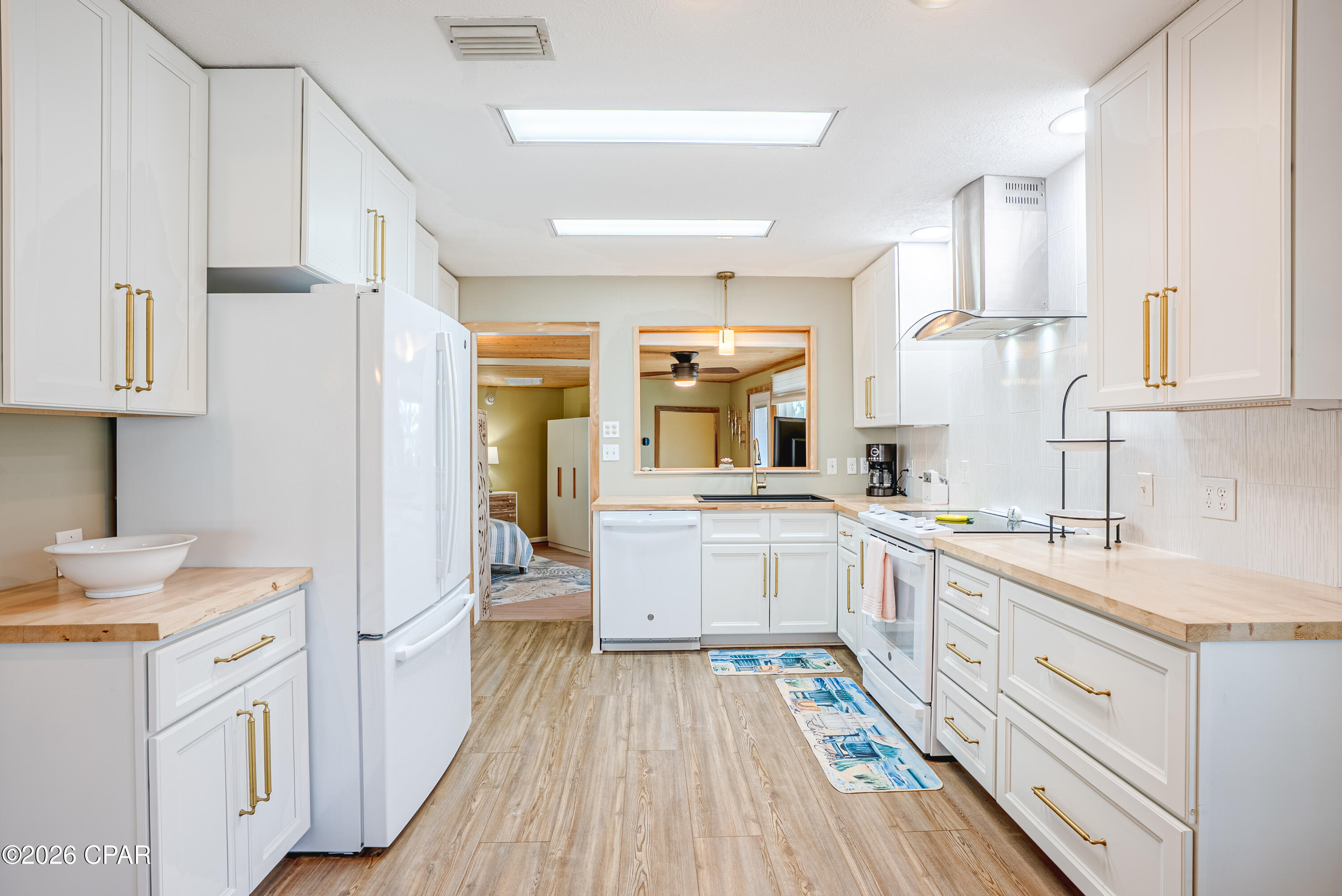 1 Dolphin Lane, Panama City Beach, FL 32408 thumbnail, photo 8 of 57